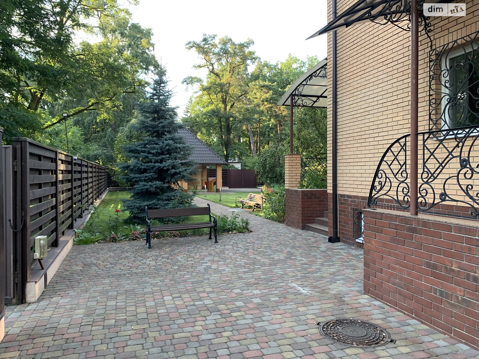 трехэтажный дом с гаражом, 312.8 кв. м, кирпич. Сдается помесячно в Киеве, в районе Пуща-Водица фото 1 трехэтажный дом с гаражом, 312.8 кв. м, кирпич. Сдается помесячно в Киеве, в районе Пуща-Водица фото 1