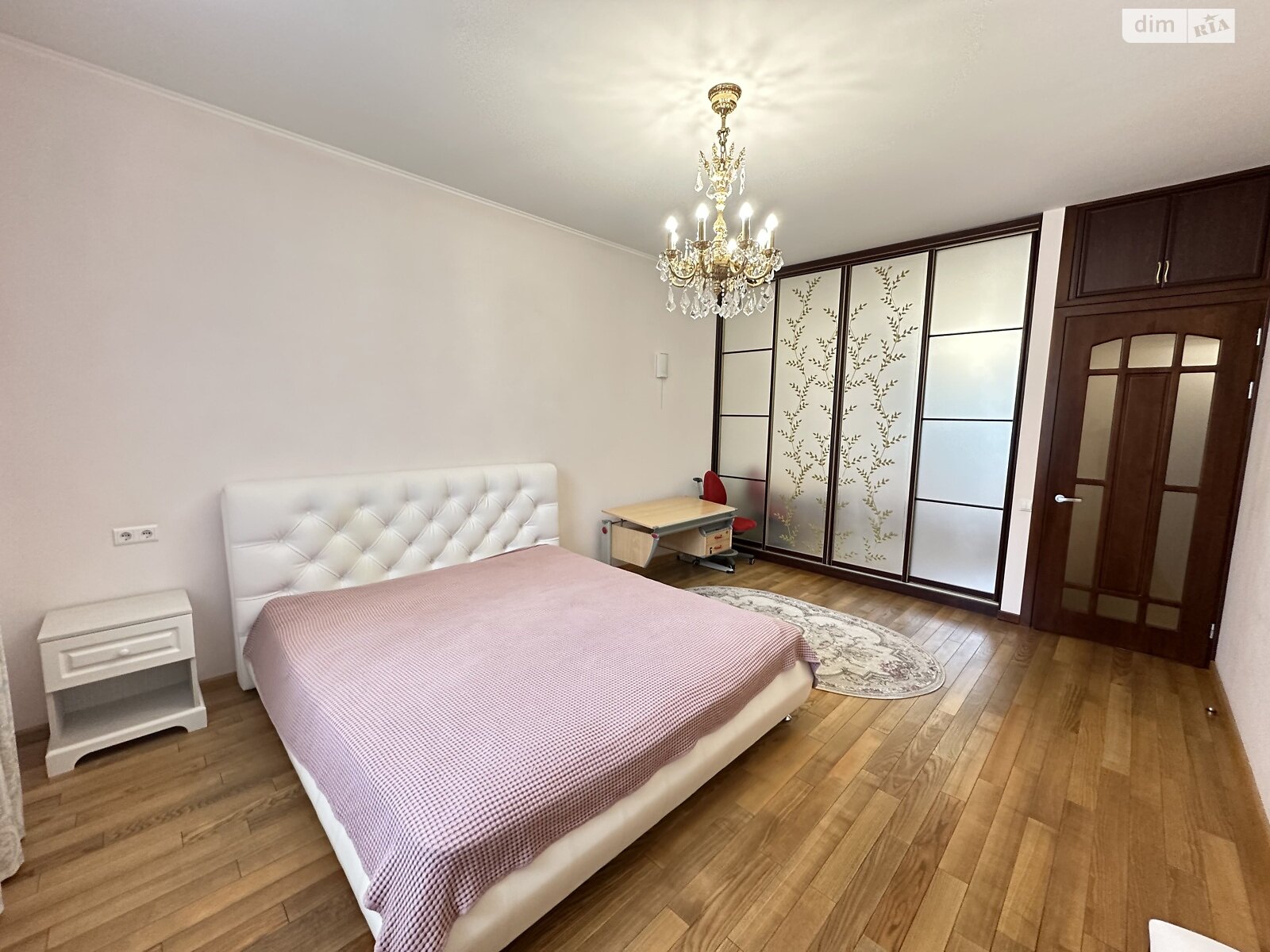 трехэтажный дом с гаражом, 312.8 кв. м, кирпич. Сдается помесячно в Киеве, в районе Пуща-Водица фото 1 трехэтажный дом с гаражом, 312.8 кв. м, кирпич. Сдается помесячно в Киеве, в районе Пуща-Водица фото 1