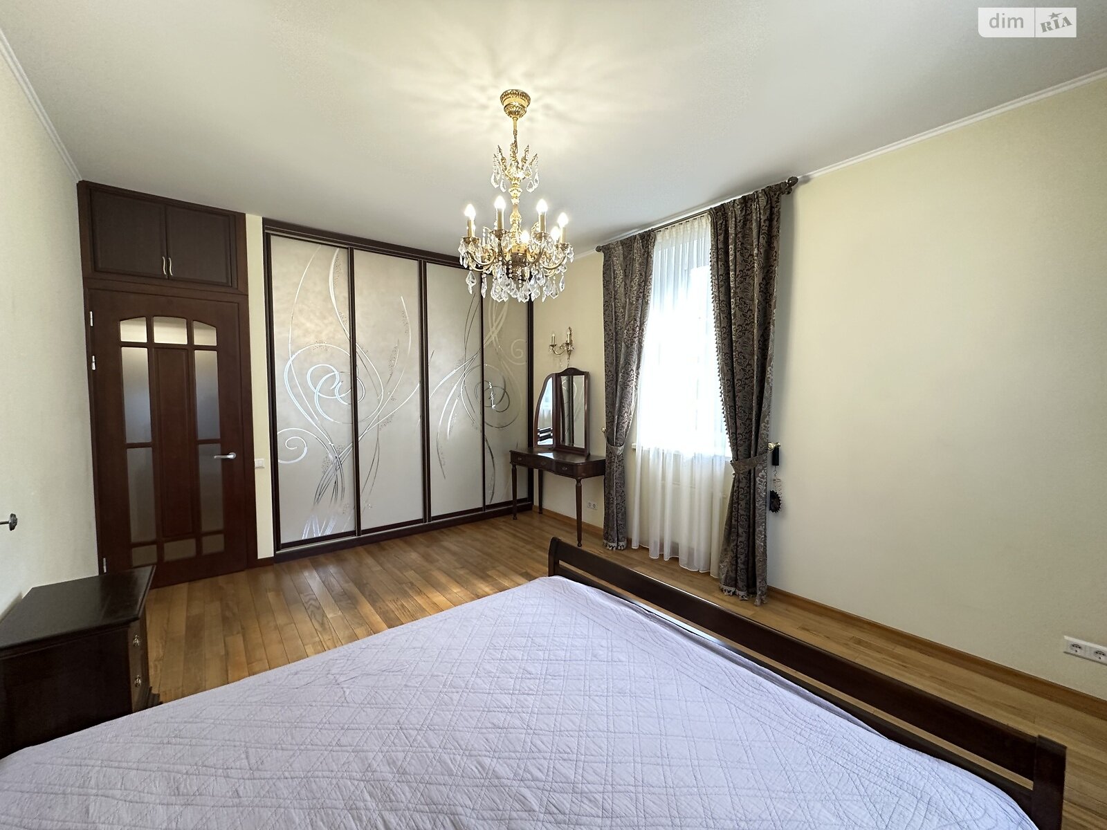 трехэтажный дом с гаражом, 312.8 кв. м, кирпич. Сдается помесячно в Киеве, в районе Пуща-Водица фото 1 трехэтажный дом с гаражом, 312.8 кв. м, кирпич. Сдается помесячно в Киеве, в районе Пуща-Водица фото 1