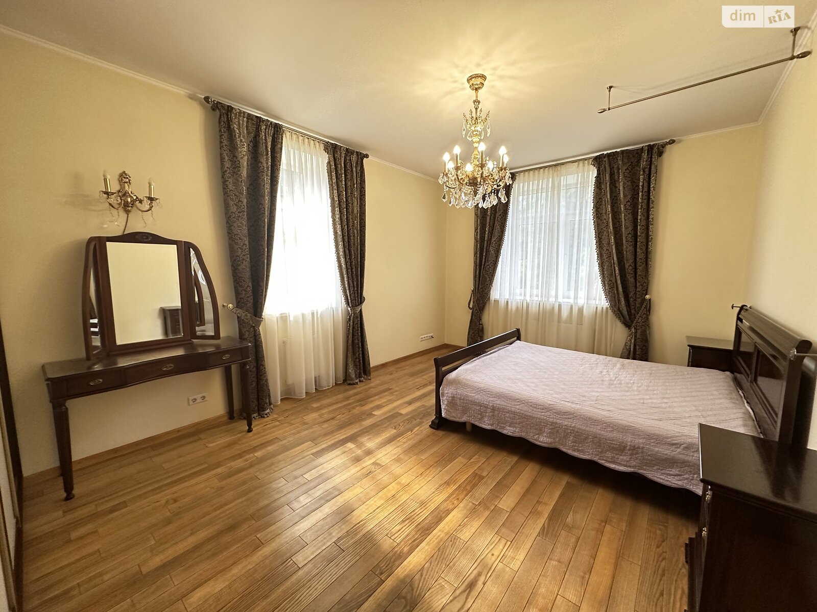 трехэтажный дом с гаражом, 312.8 кв. м, кирпич. Сдается помесячно в Киеве, в районе Пуща-Водица фото 1 трехэтажный дом с гаражом, 312.8 кв. м, кирпич. Сдается помесячно в Киеве, в районе Пуща-Водица фото 1