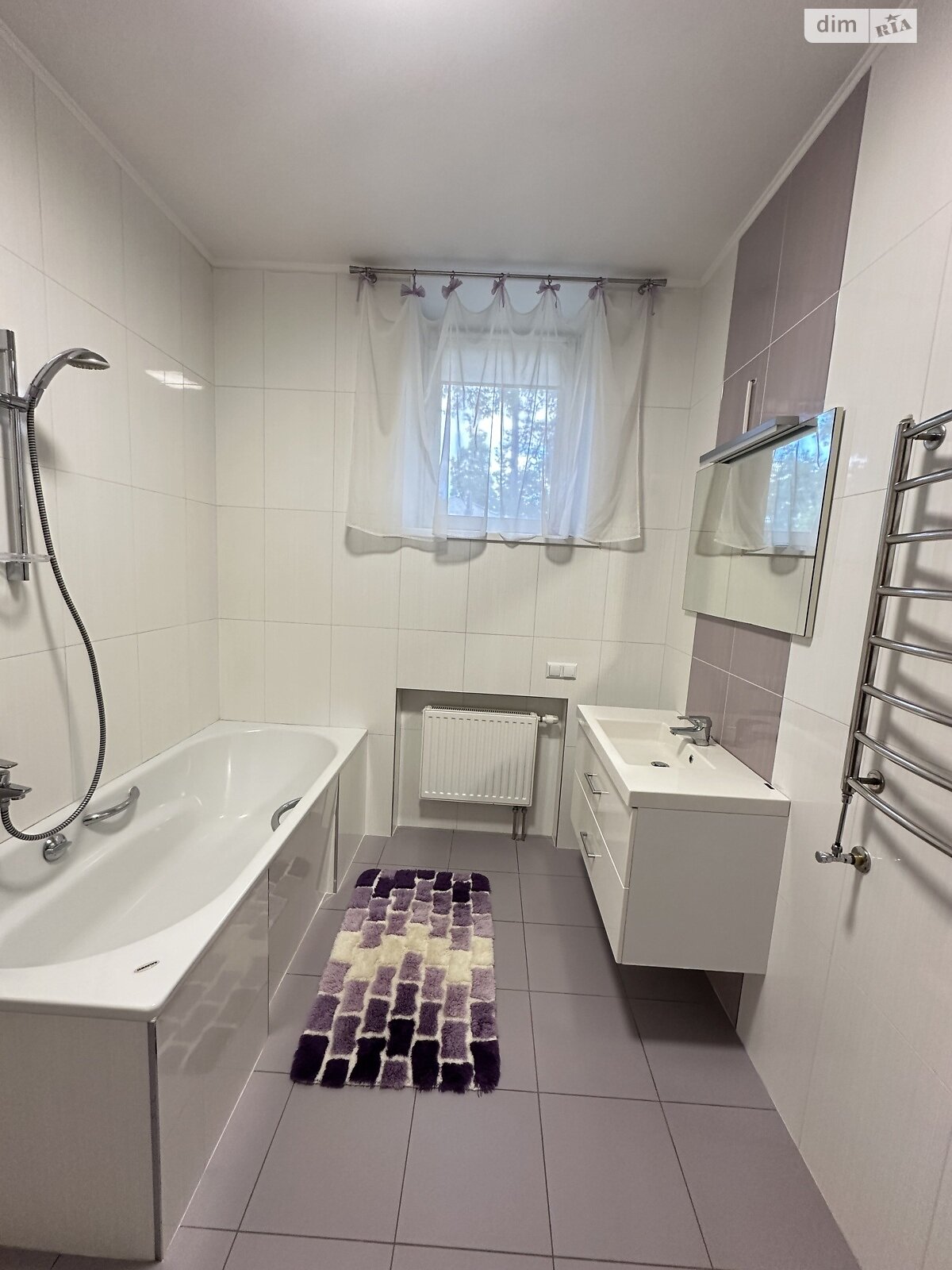 трехэтажный дом с гаражом, 312.8 кв. м, кирпич. Сдается помесячно в Киеве, в районе Пуща-Водица фото 1 трехэтажный дом с гаражом, 312.8 кв. м, кирпич. Сдается помесячно в Киеве, в районе Пуща-Водица фото 1