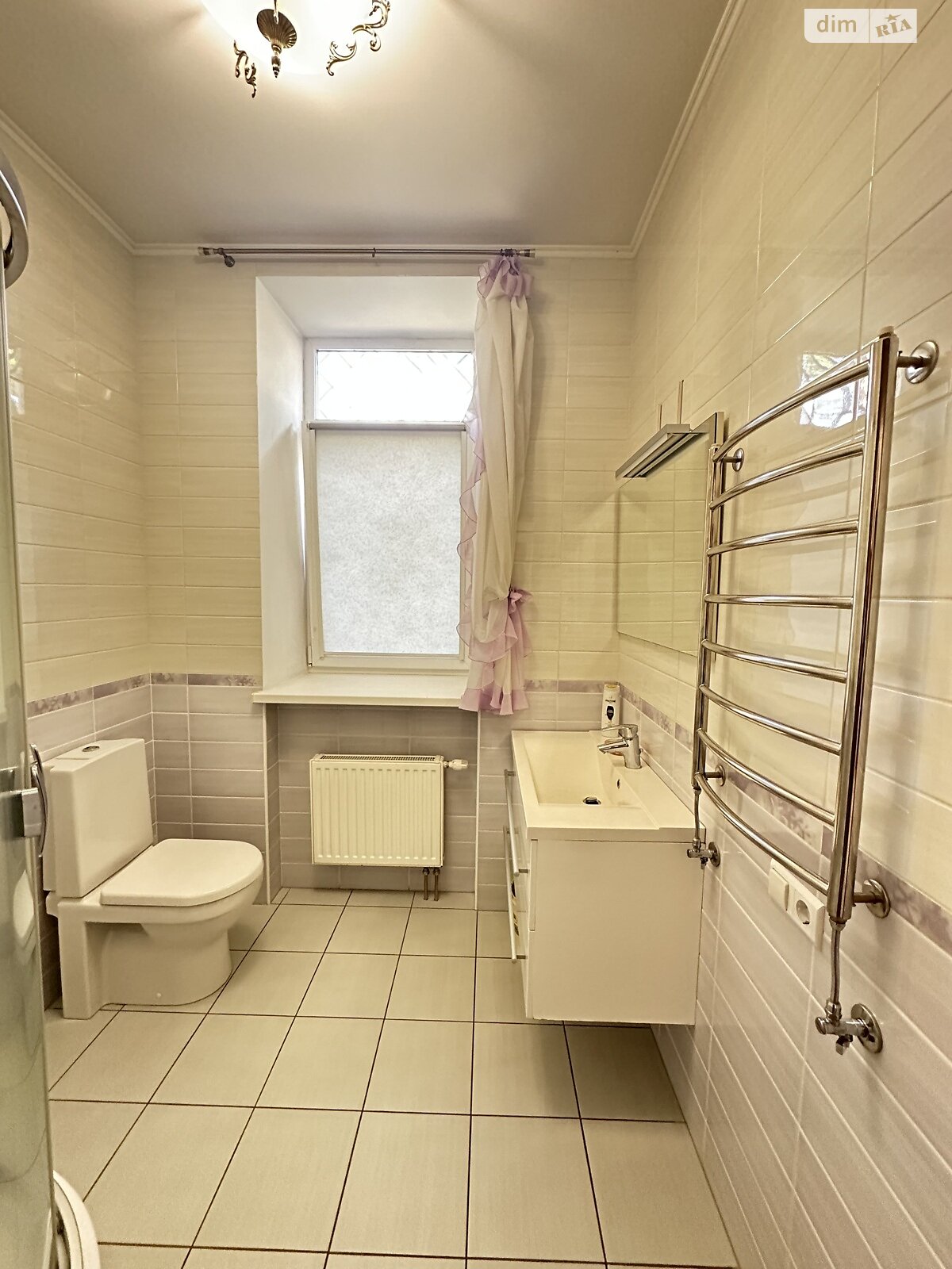 трехэтажный дом с гаражом, 312.8 кв. м, кирпич. Сдается помесячно в Киеве, в районе Пуща-Водица фото 1 трехэтажный дом с гаражом, 312.8 кв. м, кирпич. Сдается помесячно в Киеве, в районе Пуща-Водица фото 1