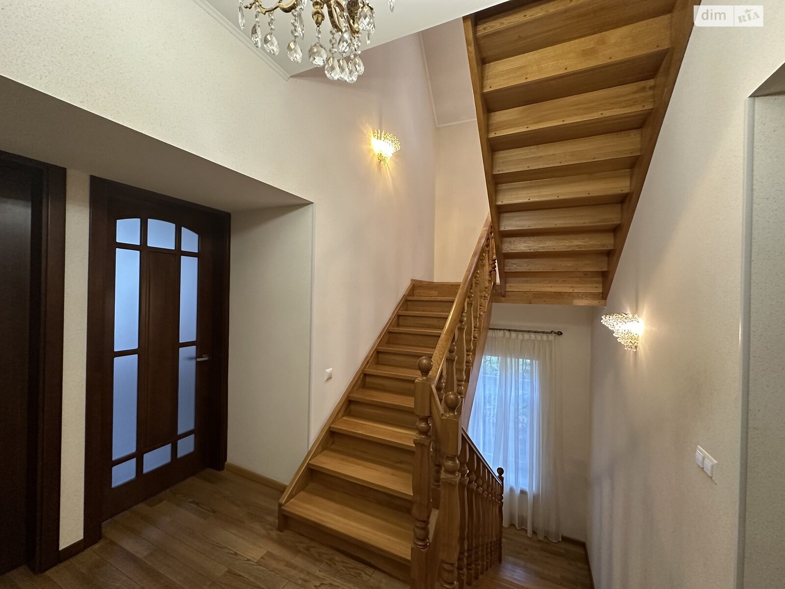 трехэтажный дом с гаражом, 312.8 кв. м, кирпич. Сдается помесячно в Киеве, в районе Пуща-Водица фото 1 трехэтажный дом с гаражом, 312.8 кв. м, кирпич. Сдается помесячно в Киеве, в районе Пуща-Водица фото 1