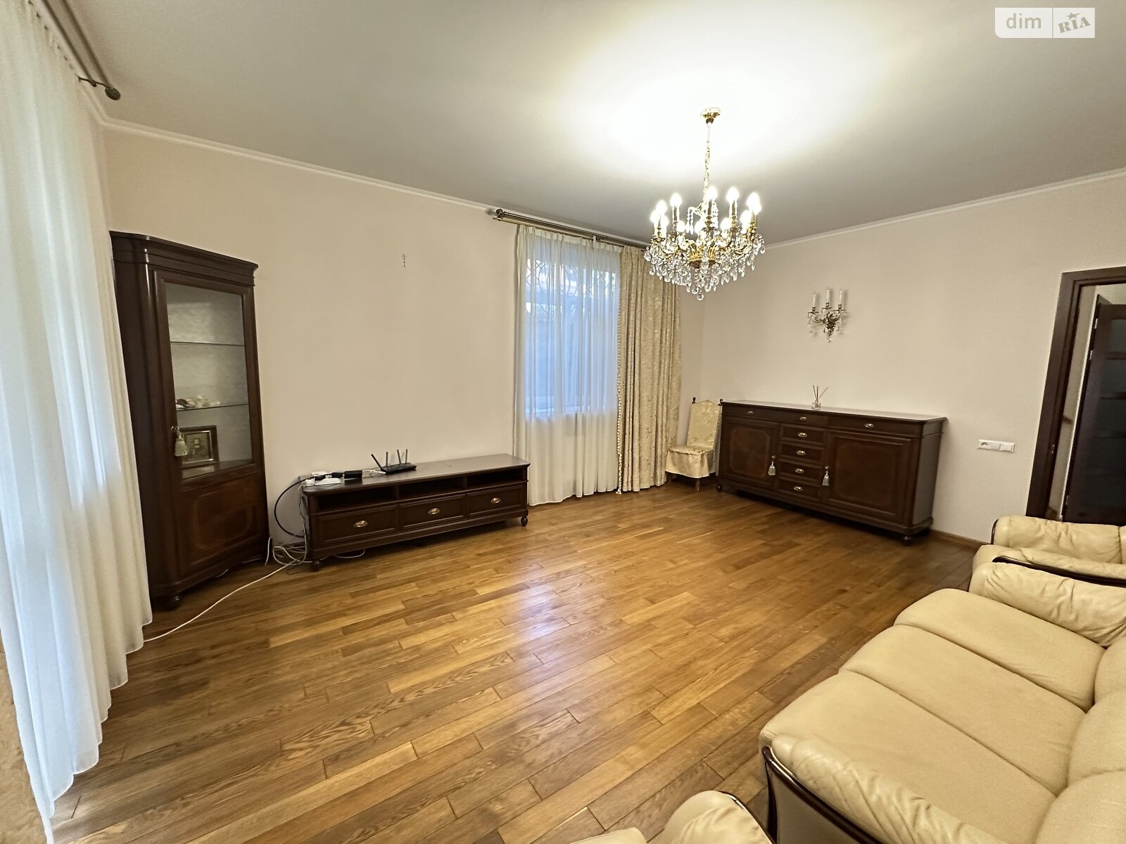 трехэтажный дом с гаражом, 312.8 кв. м, кирпич. Сдается помесячно в Киеве, в районе Пуща-Водица фото 1 трехэтажный дом с гаражом, 312.8 кв. м, кирпич. Сдается помесячно в Киеве, в районе Пуща-Водица фото 1