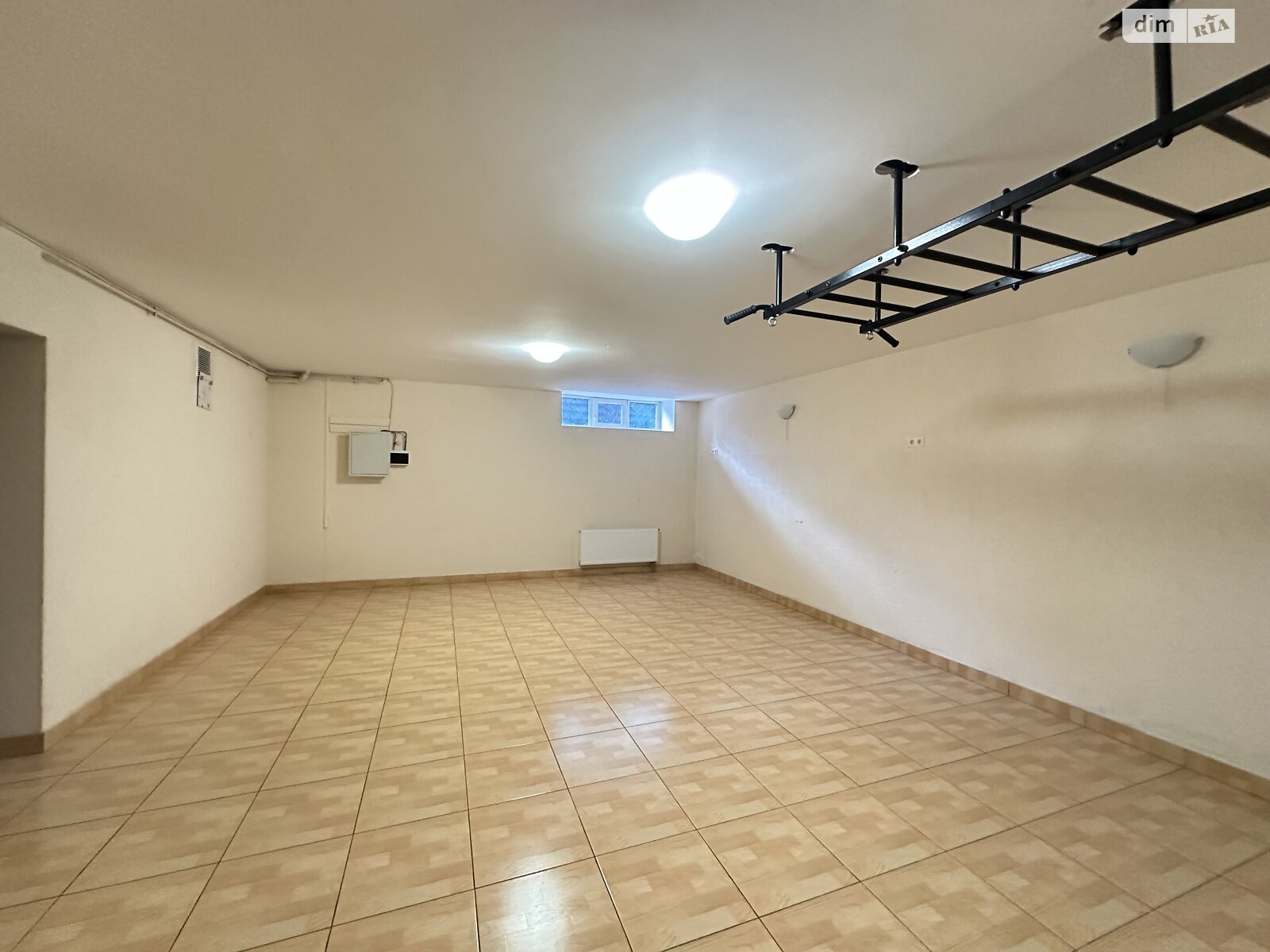 трехэтажный дом с гаражом, 312.8 кв. м, кирпич. Сдается помесячно в Киеве, в районе Пуща-Водица фото 1 трехэтажный дом с гаражом, 312.8 кв. м, кирпич. Сдается помесячно в Киеве, в районе Пуща-Водица фото 1