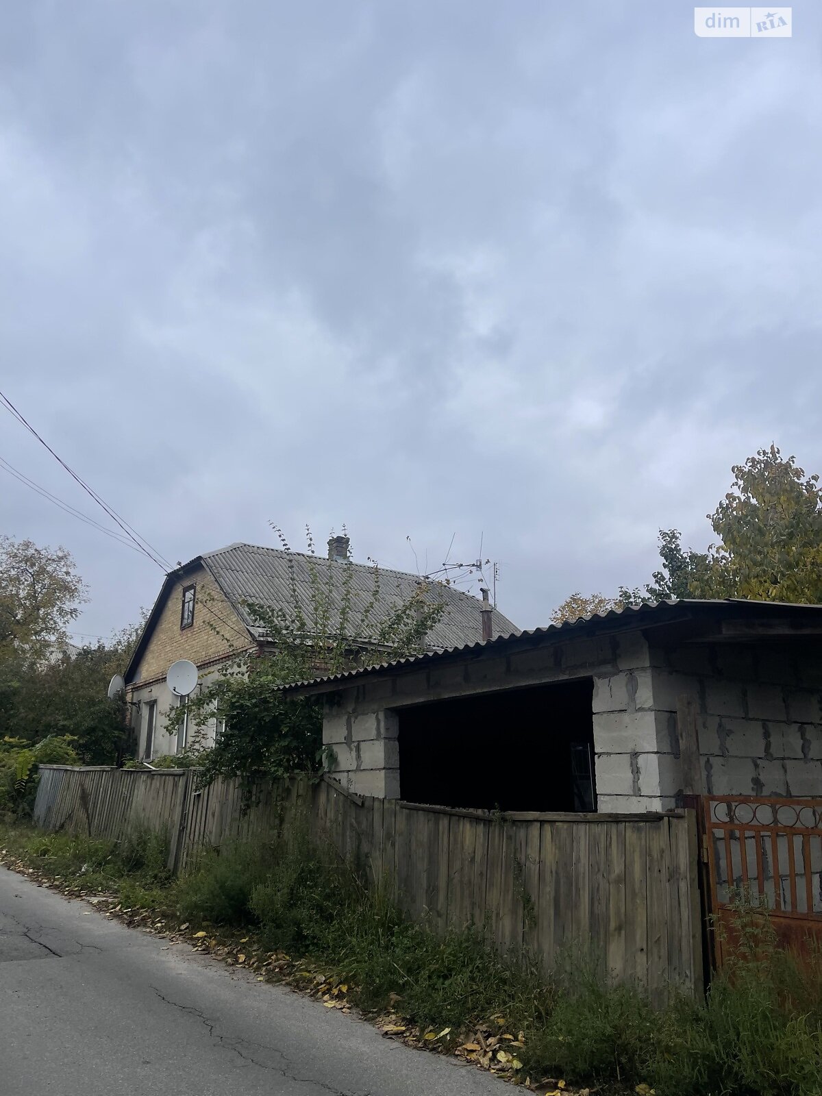 одноповерховий будинок з гаражем, 95 кв. м, цегла. Здається помісячно в Києві, в районі Саперна Слобідка фото 1 однопроверховий будинок з гаражем, 95 кв. м, цегла. Здається помісячно в Києві, в районі Саперна Слобідка фото 1