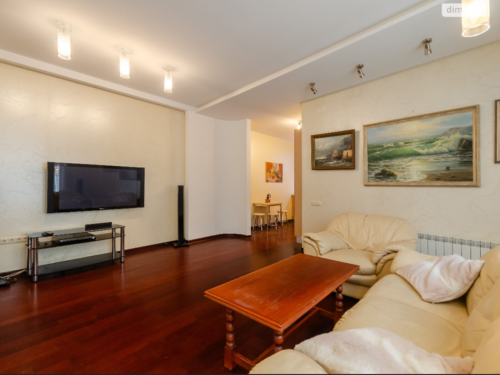 триповерховий будинок з балконом, 416 кв. м, цегла. Здається помісячно в Києві, в районі Саперне Поле фото 1 трипроверховий будинок з балконом, 416 кв. м, цегла. Здається помісячно в Києві, в районі Саперне Поле фото 1