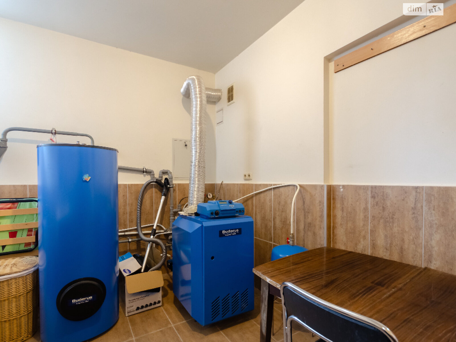 триповерховий будинок з балконом, 416 кв. м, цегла. Здається помісячно в Києві, в районі Саперне Поле фото 1 трипроверховий будинок з балконом, 416 кв. м, цегла. Здається помісячно в Києві, в районі Саперне Поле фото 1