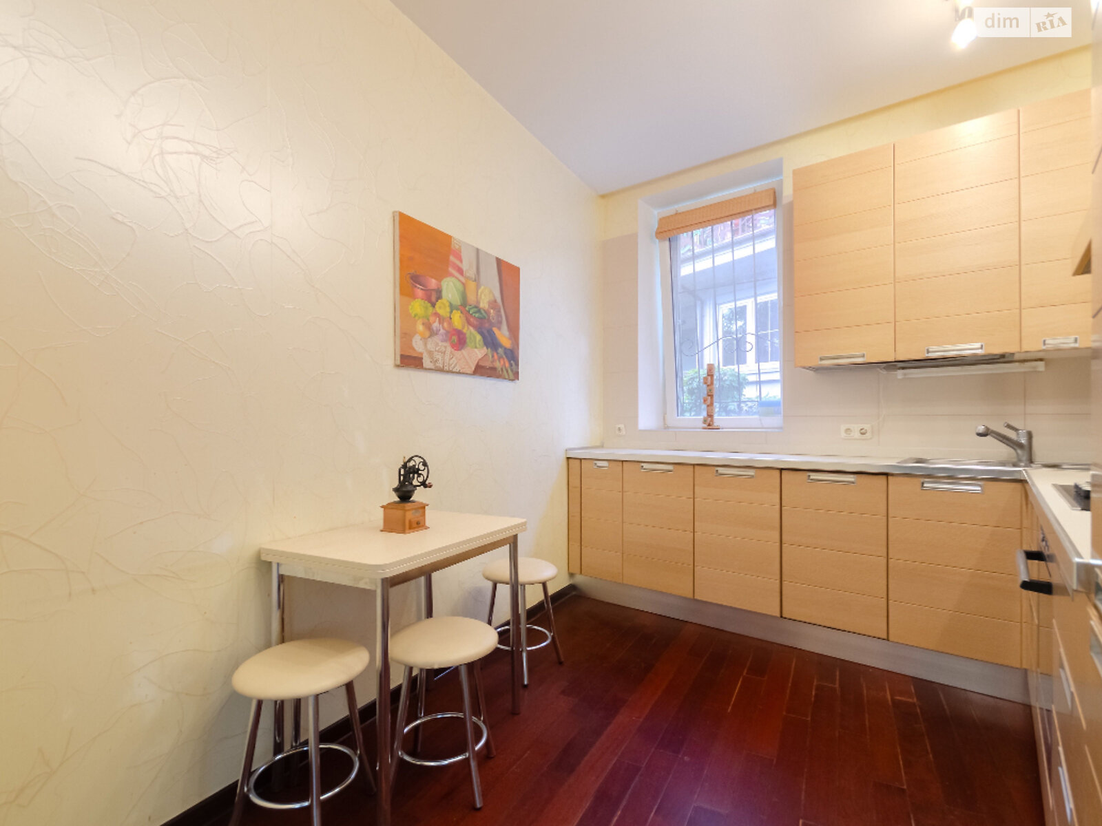 триповерховий будинок з балконом, 416 кв. м, цегла. Здається помісячно в Києві, в районі Саперне Поле фото 1 трипроверховий будинок з балконом, 416 кв. м, цегла. Здається помісячно в Києві, в районі Саперне Поле фото 1