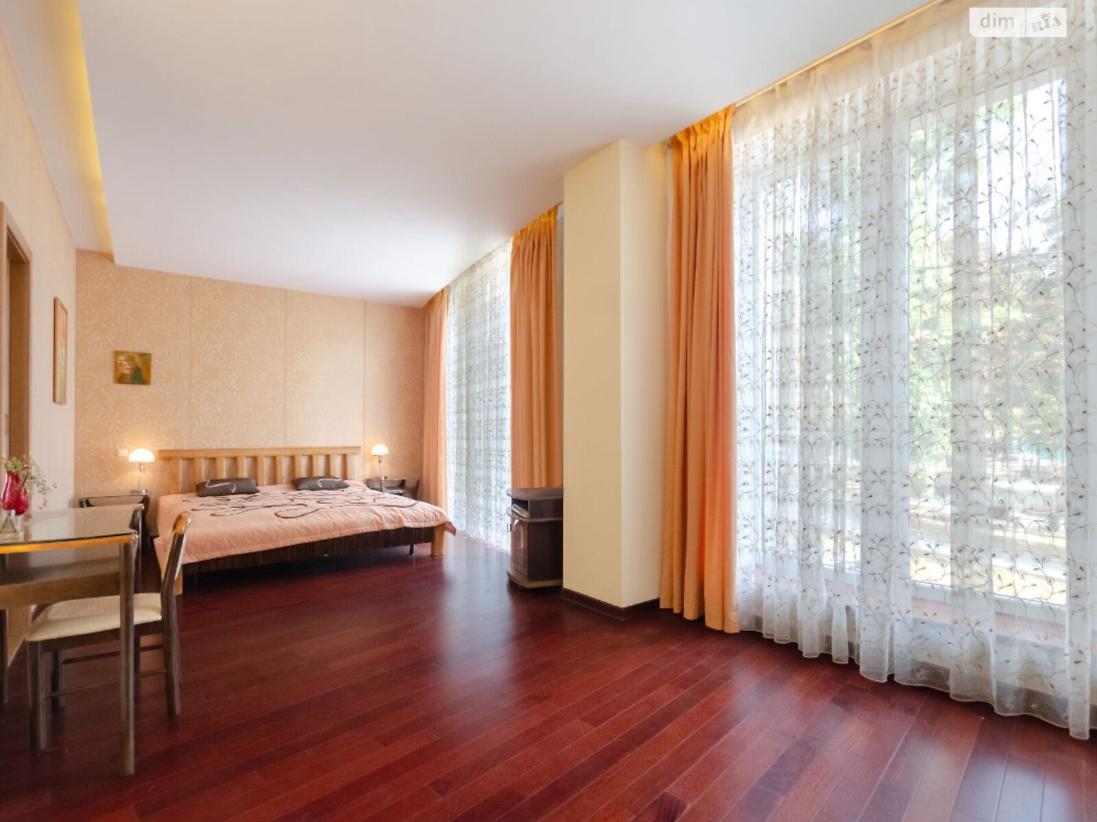 триповерховий будинок з балконом, 416 кв. м, цегла. Здається помісячно в Києві, в районі Саперне Поле фото 1 трипроверховий будинок з балконом, 416 кв. м, цегла. Здається помісячно в Києві, в районі Саперне Поле фото 1