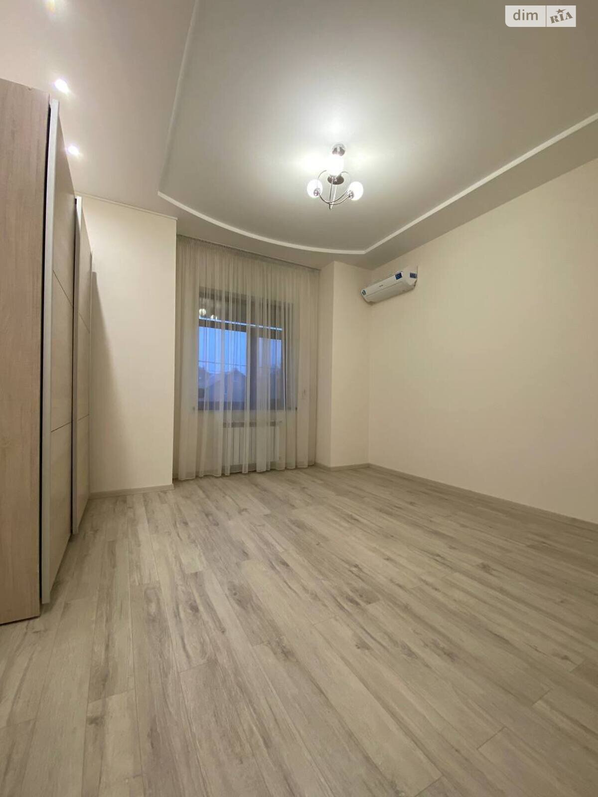 двухэтажный дом, 285 кв. м, кирпич. Сдается помесячно в Киеве, в районе Шевченковский фото 1 двухэтажный дом, 285 кв. м, кирпич. Сдается помесячно в Киеве, в районе Шевченковский фото 1