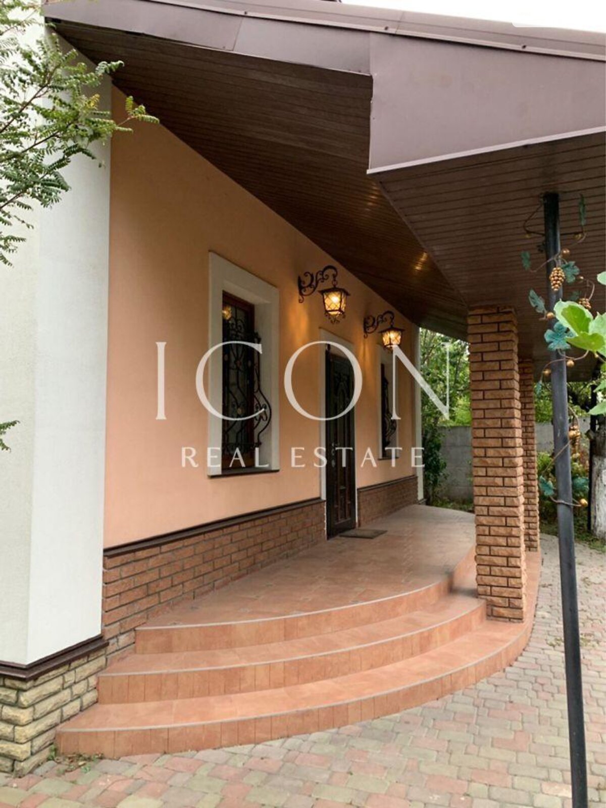 двухэтажный дом, 200 кв. м, монолит. Сдается помесячно в Киеве, в районе Шевченковский фото 1