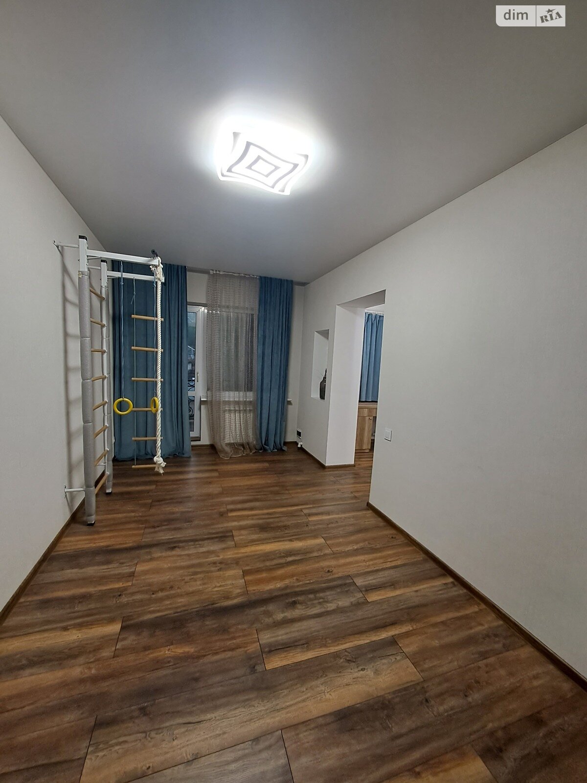 двухэтажный дом с балконом, 110 кв. м, кирпич. Сдается помесячно в Киеве, в районе Ширма фото 1 двухэтажный дом с балконом, 110 кв. м, кирпич. Сдается помесячно в Киеве, в районе Ширма фото 1