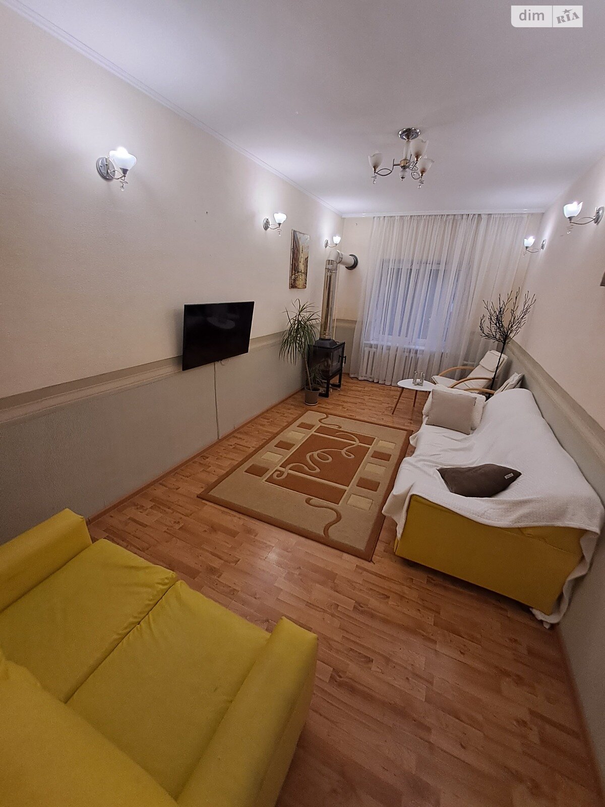 двухэтажный дом с балконом, 110 кв. м, кирпич. Сдается помесячно в Киеве, в районе Ширма фото 1 двухэтажный дом с балконом, 110 кв. м, кирпич. Сдается помесячно в Киеве, в районе Ширма фото 1