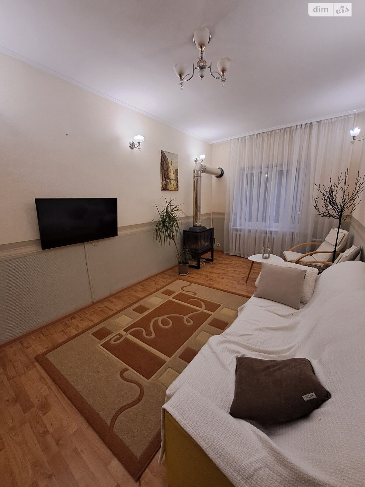 двухэтажный дом с балконом, 110 кв. м, кирпич. Сдается помесячно в Киеве, в районе Ширма фото 1 двухэтажный дом с балконом, 110 кв. м, кирпич. Сдается помесячно в Киеве, в районе Ширма фото 1