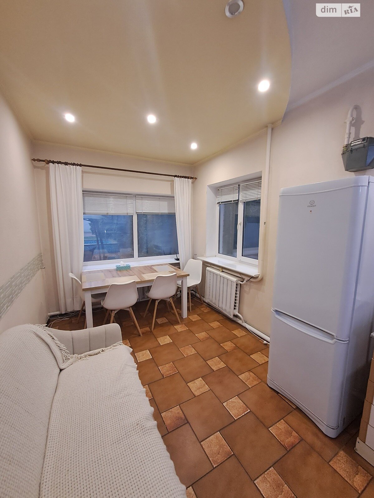 двухэтажный дом с балконом, 110 кв. м, кирпич. Сдается помесячно в Киеве, в районе Ширма фото 1 двухэтажный дом с балконом, 110 кв. м, кирпич. Сдается помесячно в Киеве, в районе Ширма фото 1