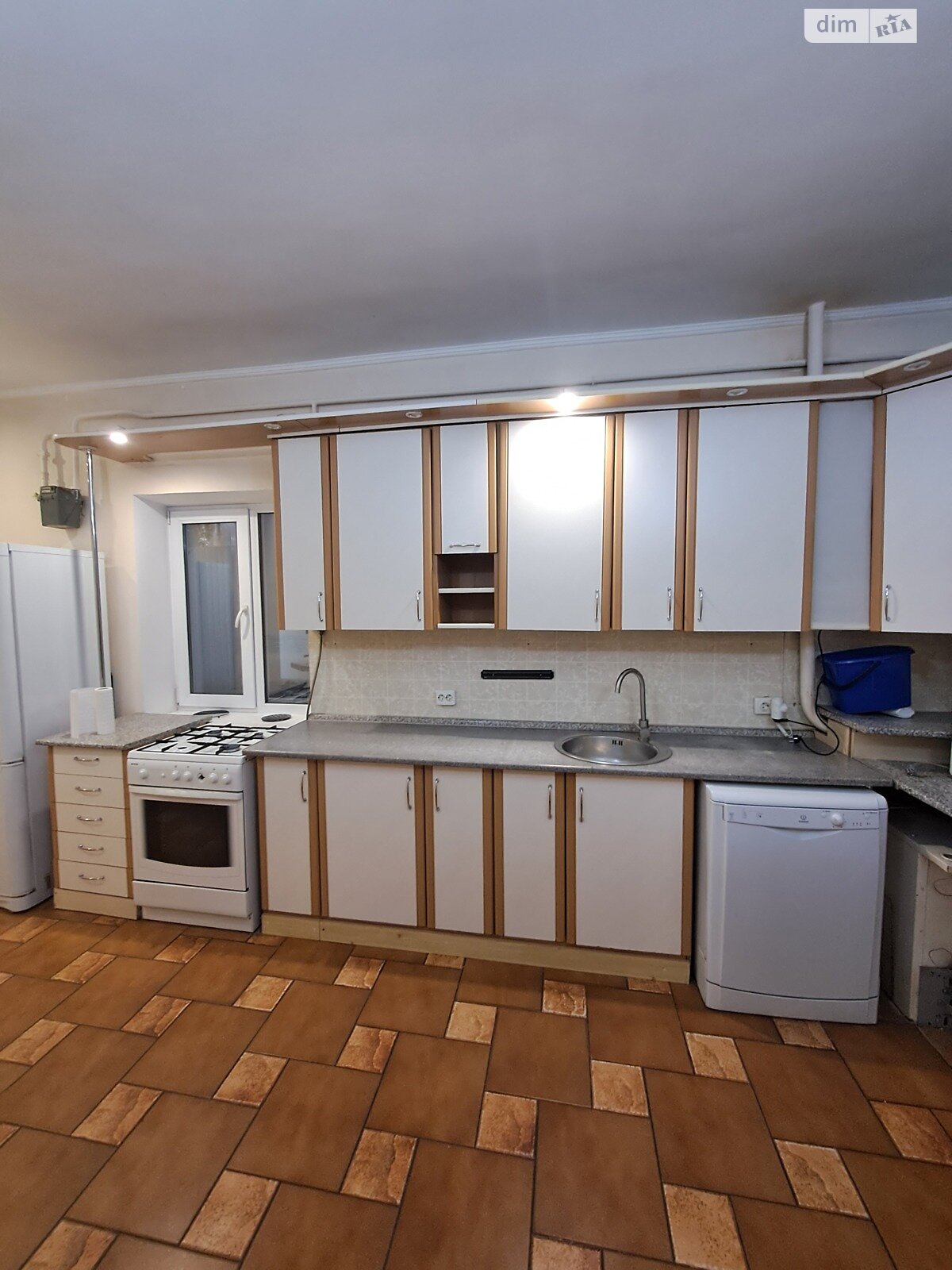 двухэтажный дом с балконом, 110 кв. м, кирпич. Сдается помесячно в Киеве, в районе Ширма фото 1 двухэтажный дом с балконом, 110 кв. м, кирпич. Сдается помесячно в Киеве, в районе Ширма фото 1