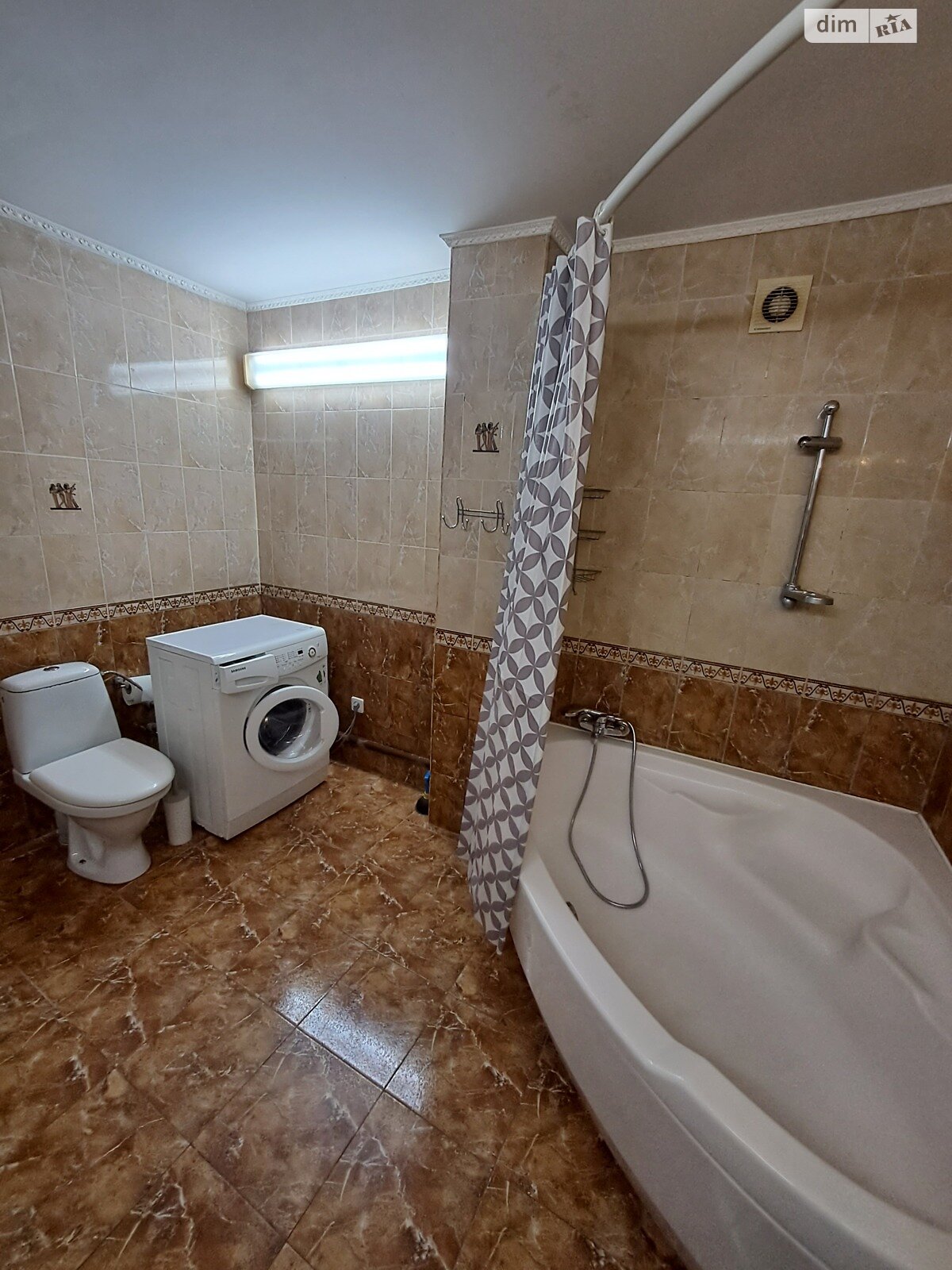 двухэтажный дом с балконом, 110 кв. м, кирпич. Сдается помесячно в Киеве, в районе Ширма фото 1 двухэтажный дом с балконом, 110 кв. м, кирпич. Сдается помесячно в Киеве, в районе Ширма фото 1