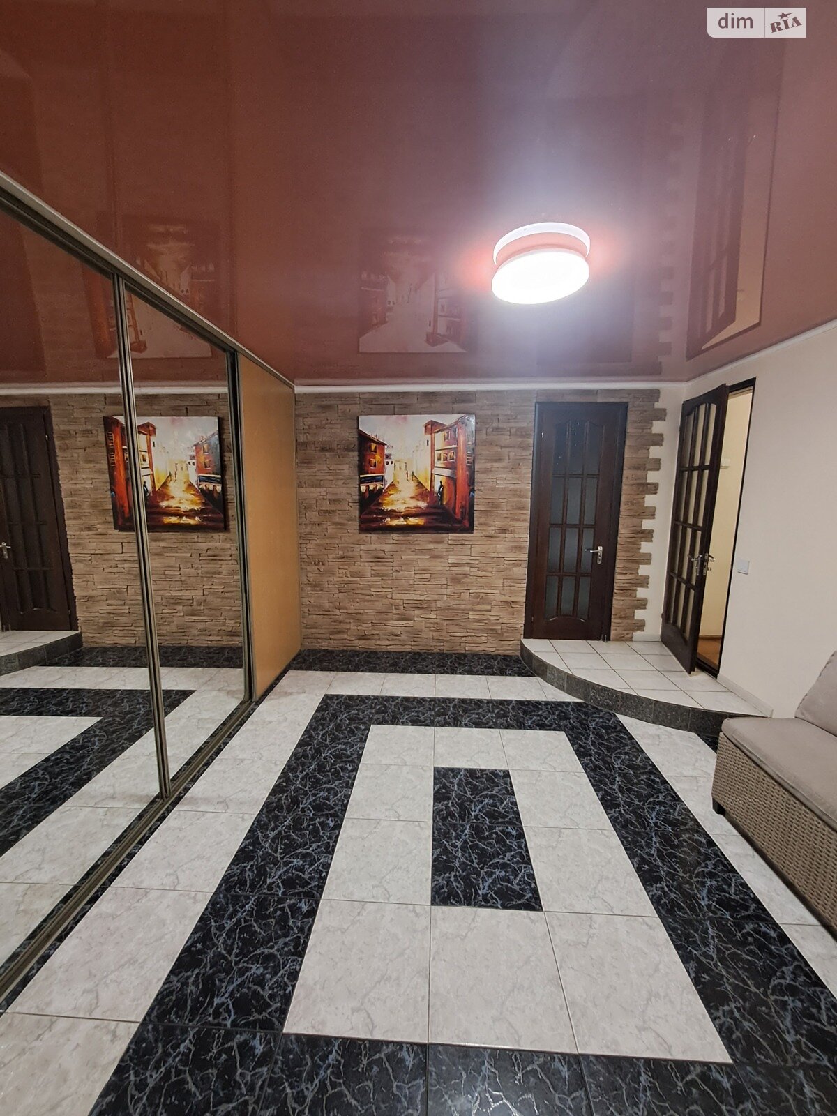 двухэтажный дом с балконом, 110 кв. м, кирпич. Сдается помесячно в Киеве, в районе Ширма фото 1 двухэтажный дом с балконом, 110 кв. м, кирпич. Сдается помесячно в Киеве, в районе Ширма фото 1