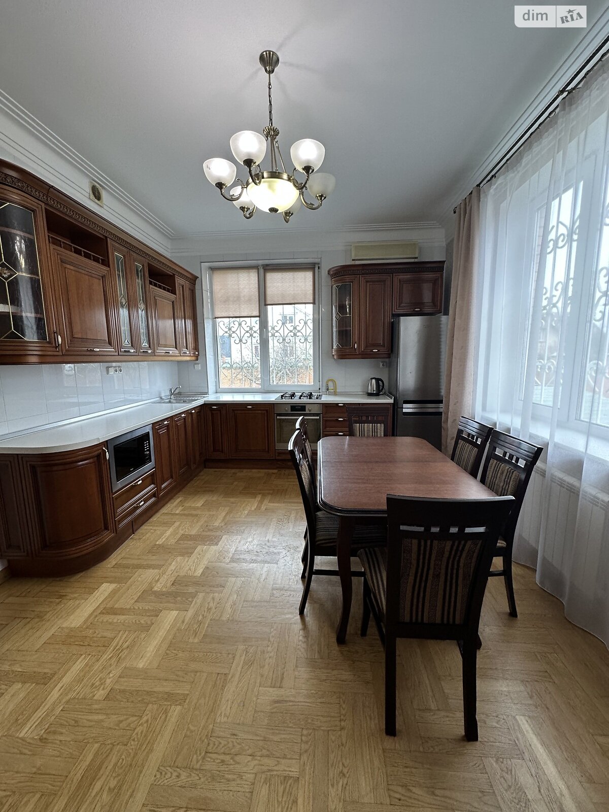 двоповерховий будинок з гаражем, 400 кв. м, цегла. Здається помісячно в Києві, в районі Солом’янський фото 1 двопроверховий будинок з гаражем, 400 кв. м, цегла. Здається помісячно в Києві, в районі Солом’янський фото 1