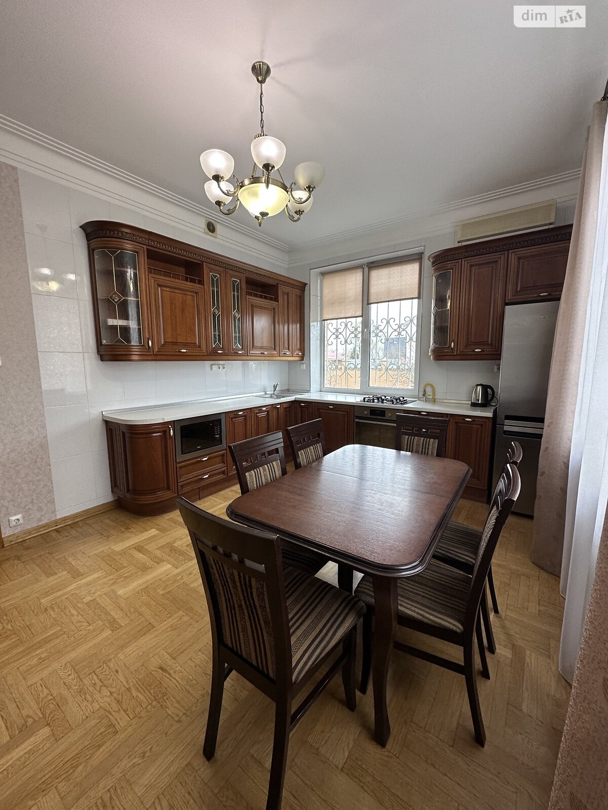 двоповерховий будинок з гаражем, 400 кв. м, цегла. Здається помісячно в Києві, в районі Солом’янський фото 1 двопроверховий будинок з гаражем, 400 кв. м, цегла. Здається помісячно в Києві, в районі Солом’янський фото 1
