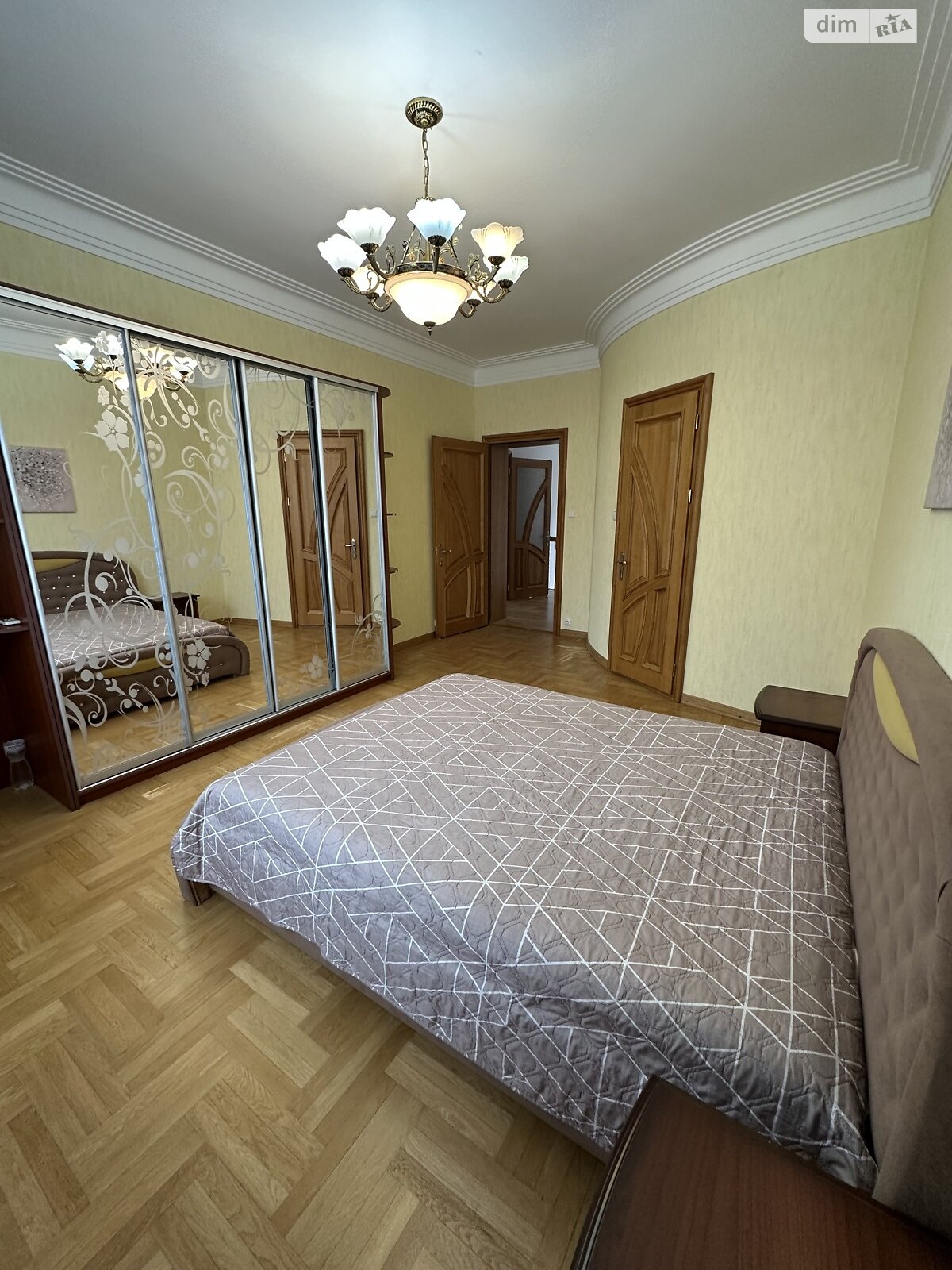 двоповерховий будинок з гаражем, 400 кв. м, цегла. Здається помісячно в Києві, в районі Солом’янський фото 1 двопроверховий будинок з гаражем, 400 кв. м, цегла. Здається помісячно в Києві, в районі Солом’янський фото 1