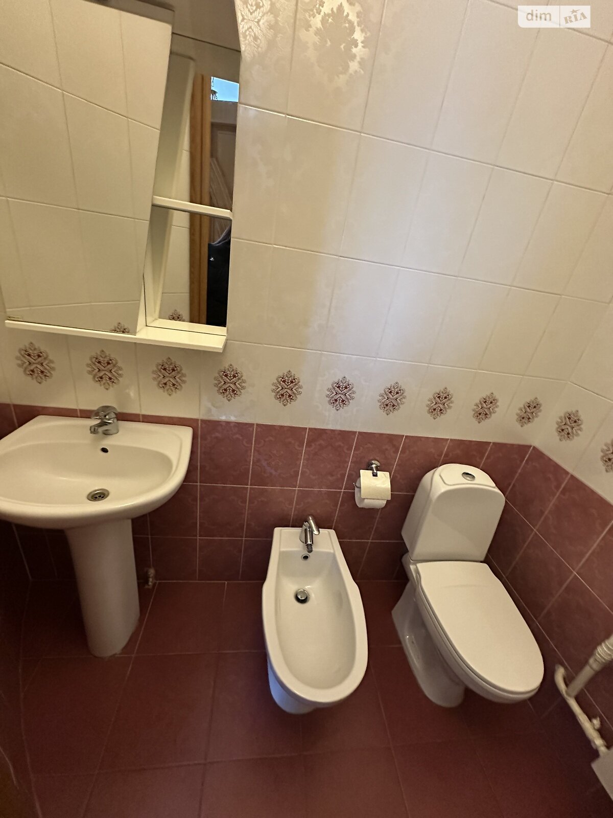 двоповерховий будинок з гаражем, 400 кв. м, цегла. Здається помісячно в Києві, в районі Солом’янський фото 1 двопроверховий будинок з гаражем, 400 кв. м, цегла. Здається помісячно в Києві, в районі Солом’янський фото 1