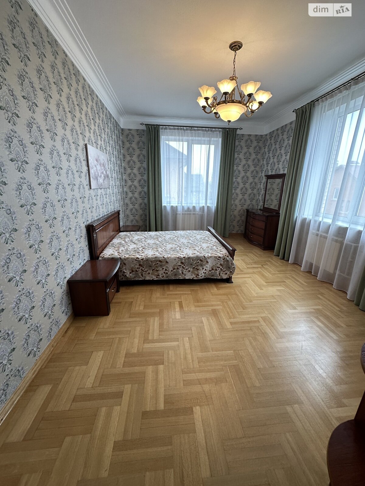 двоповерховий будинок з гаражем, 400 кв. м, цегла. Здається помісячно в Києві, в районі Солом’янський фото 1 двопроверховий будинок з гаражем, 400 кв. м, цегла. Здається помісячно в Києві, в районі Солом’янський фото 1