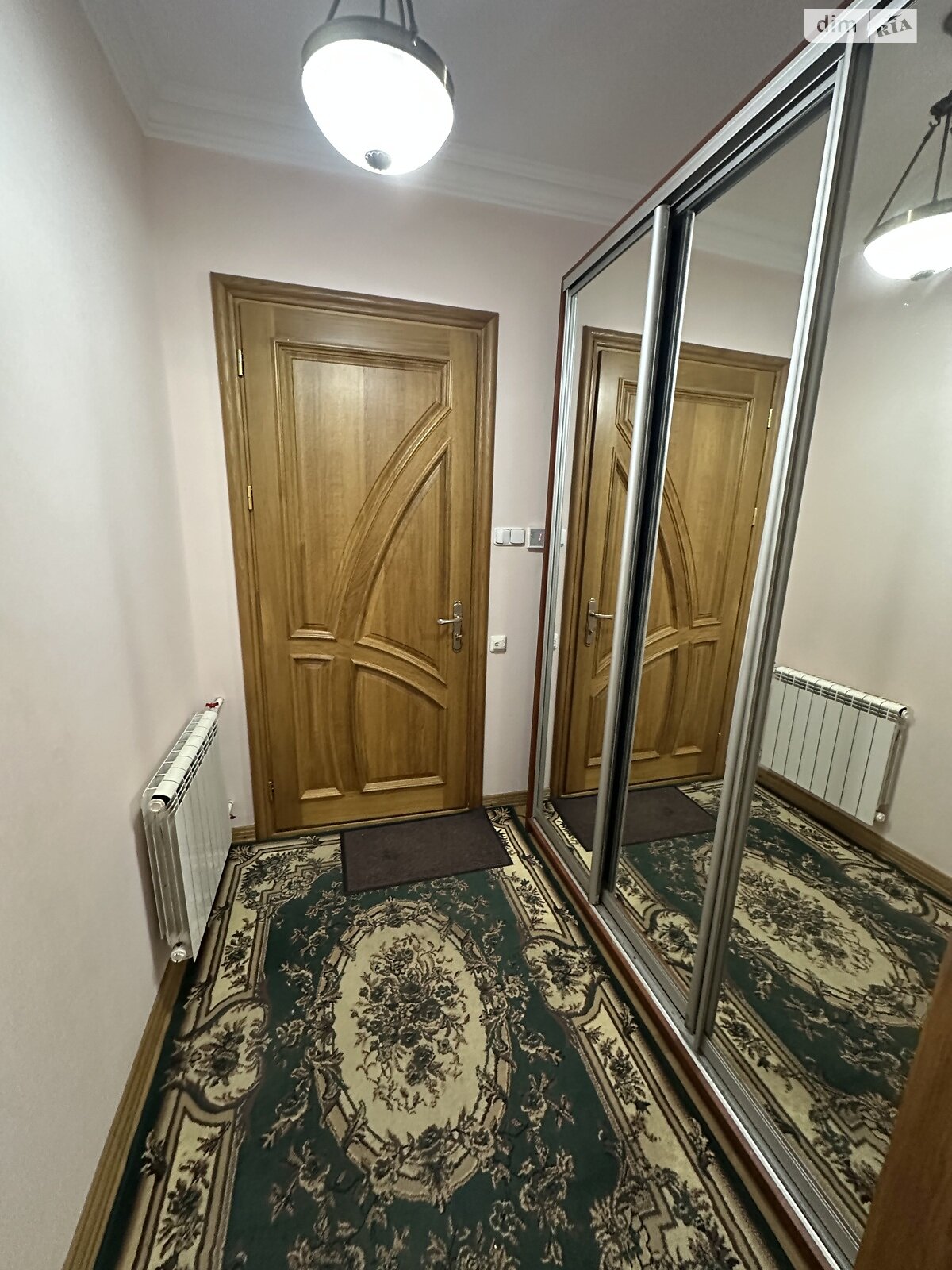 двоповерховий будинок з гаражем, 400 кв. м, цегла. Здається помісячно в Києві, в районі Солом’янський фото 1 двопроверховий будинок з гаражем, 400 кв. м, цегла. Здається помісячно в Києві, в районі Солом’янський фото 1