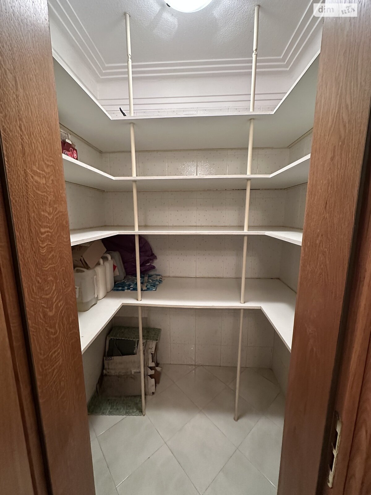 двоповерховий будинок з гаражем, 400 кв. м, цегла. Здається помісячно в Києві, в районі Солом’янський фото 1 двопроверховий будинок з гаражем, 400 кв. м, цегла. Здається помісячно в Києві, в районі Солом’янський фото 1
