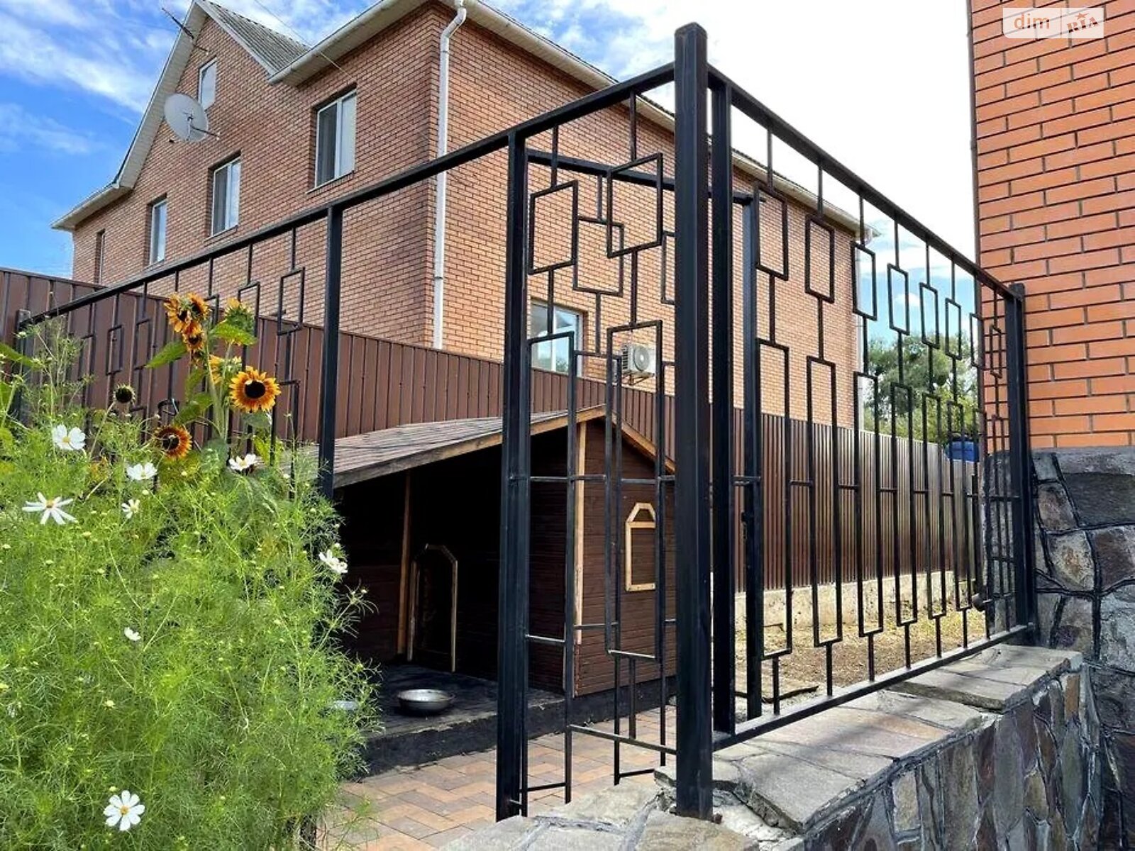 трехэтажный дом, 387 кв. м, кирпич. Сдается помесячно в Киеве, в районе Соломенский фото 1