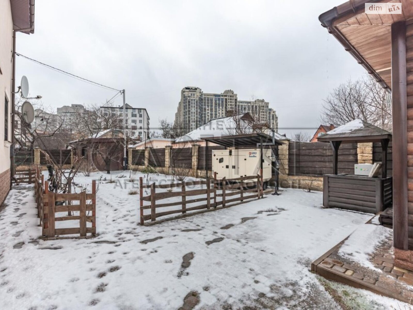 двухэтажный дом, 250 кв. м, кирпич. Сдается помесячно в Киеве, в районе Соломенский фото 1