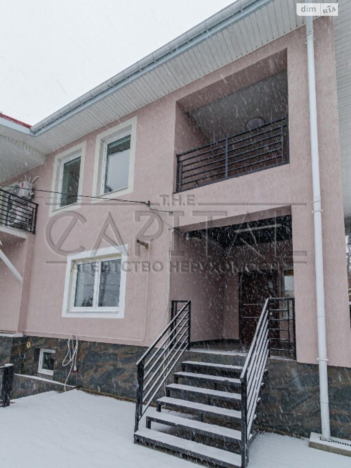 трехэтажный дом с балконом, 520 кв. м, кирпич. Сдается помесячно в Киеве, в районе Соломянка фото 1