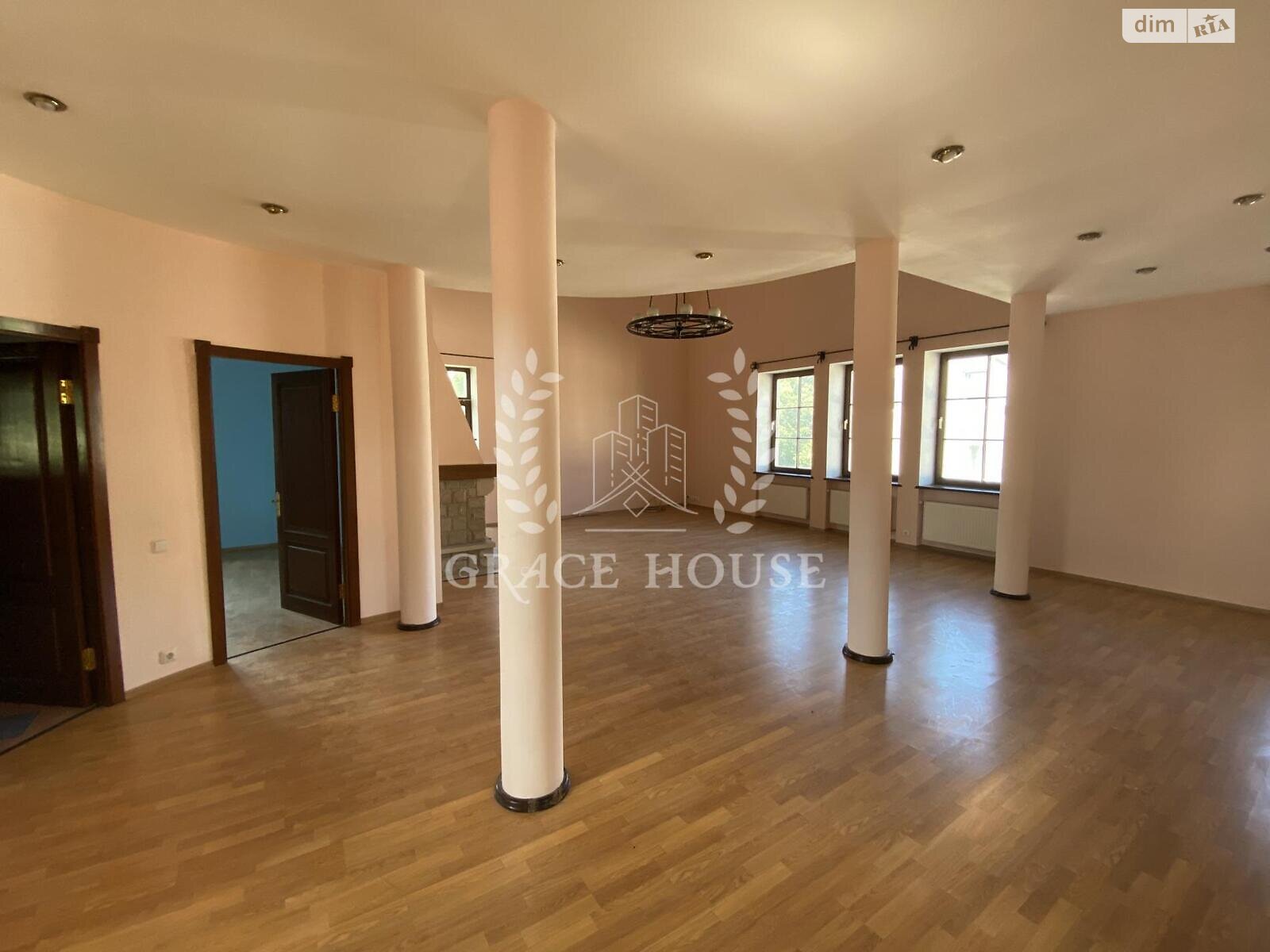 трехэтажный дом с гаражом, 400 кв. м, кирпич. Сдается помесячно в Киеве, в районе Совки фото 1