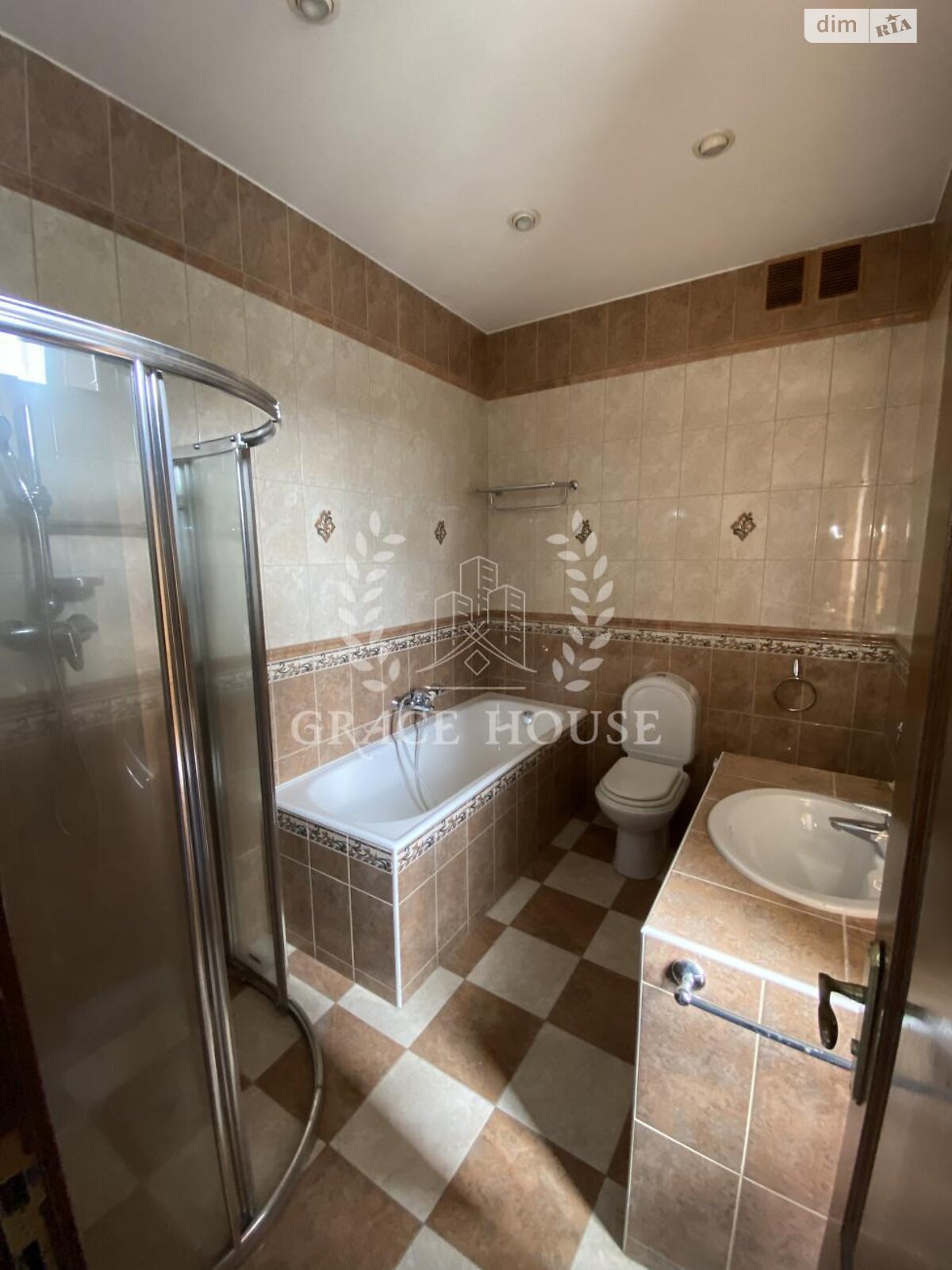 трехэтажный дом с гаражом, 400 кв. м, кирпич. Сдается помесячно в Киеве, в районе Совки фото 1