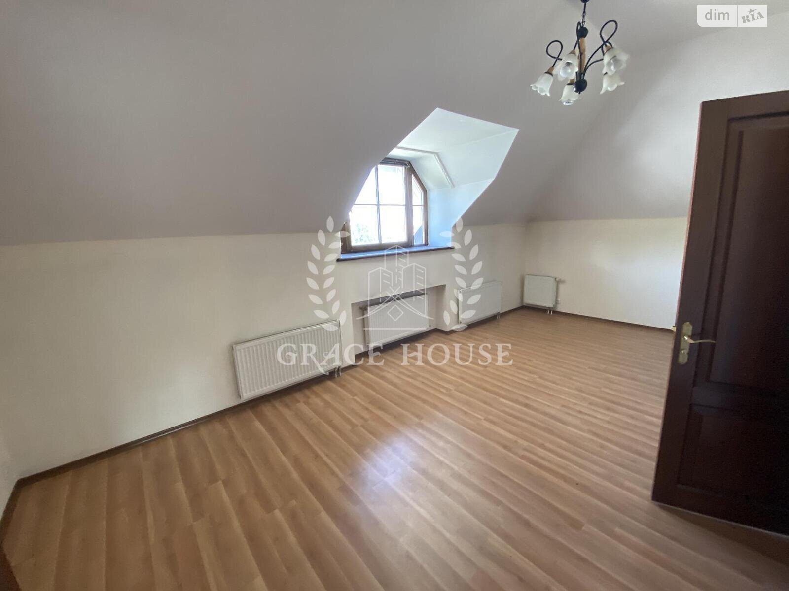 трехэтажный дом с гаражом, 400 кв. м, кирпич. Сдается помесячно в Киеве, в районе Совки фото 1