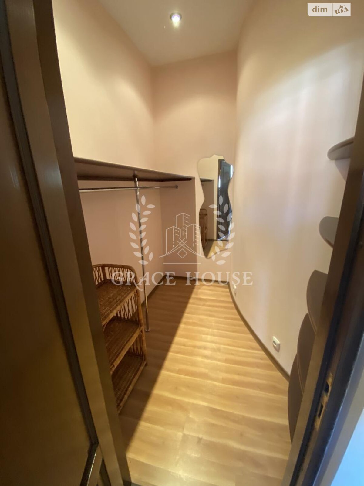 трехэтажный дом с гаражом, 400 кв. м, кирпич. Сдается помесячно в Киеве, в районе Совки фото 1