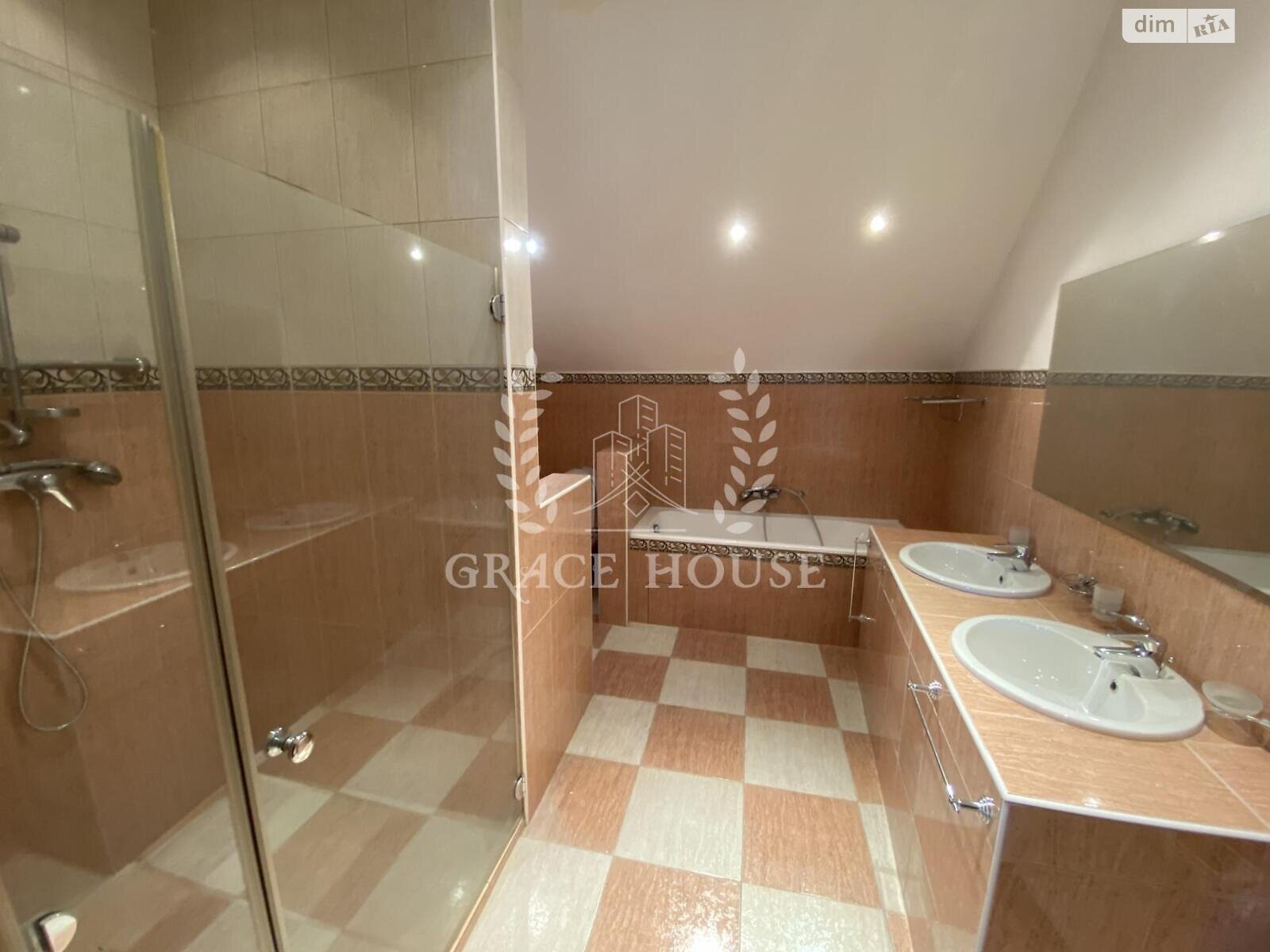 трехэтажный дом с гаражом, 400 кв. м, кирпич. Сдается помесячно в Киеве, в районе Совки фото 1