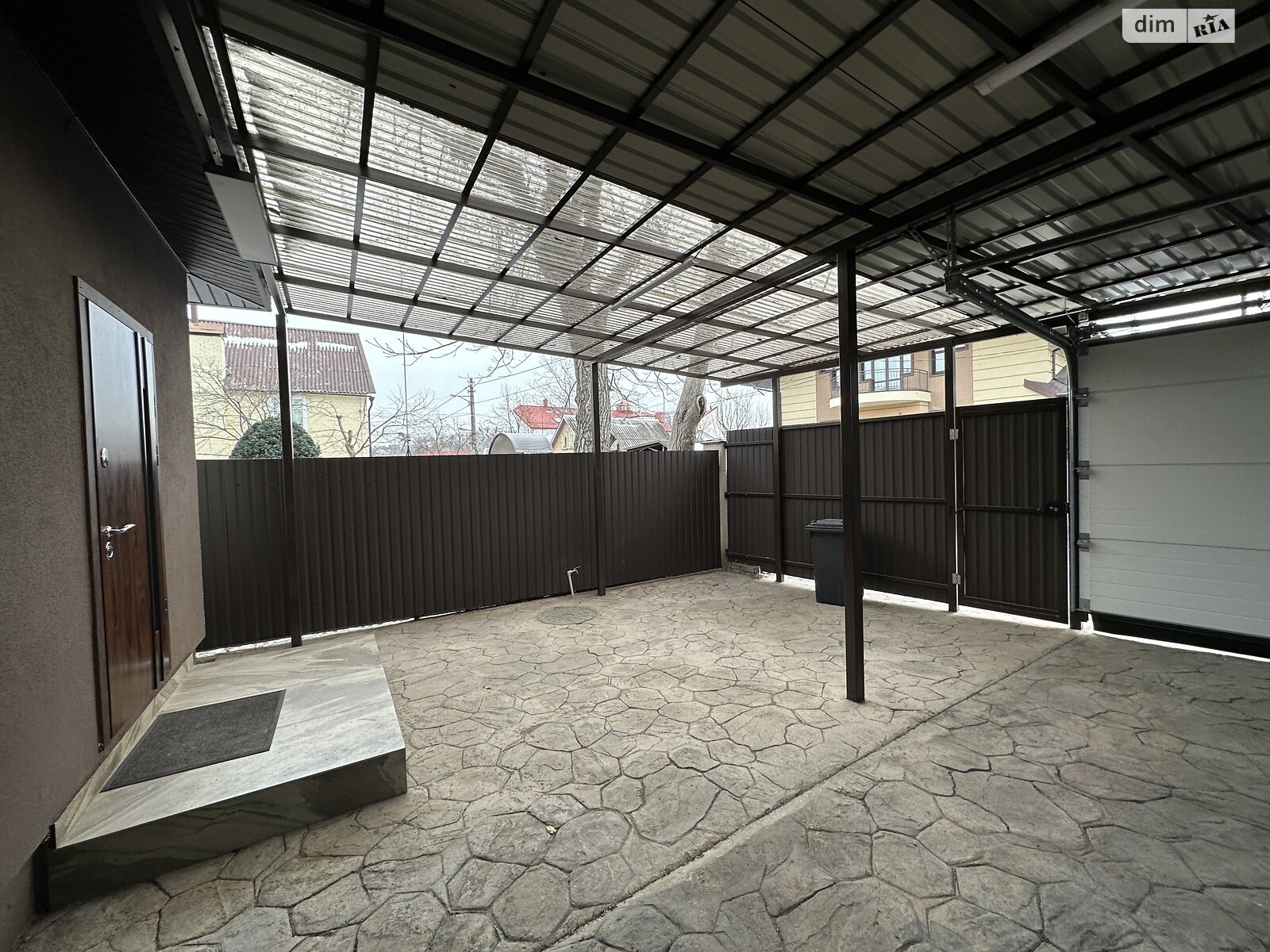 одноэтажный дом с верандой, 160 кв. м, кирпич силикатный. Сдается помесячно в Киеве, в районе Совки фото 1