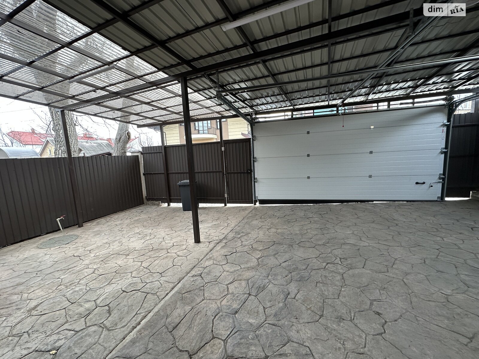 одноэтажный дом с верандой, 160 кв. м, кирпич силикатный. Сдается помесячно в Киеве, в районе Совки фото 1