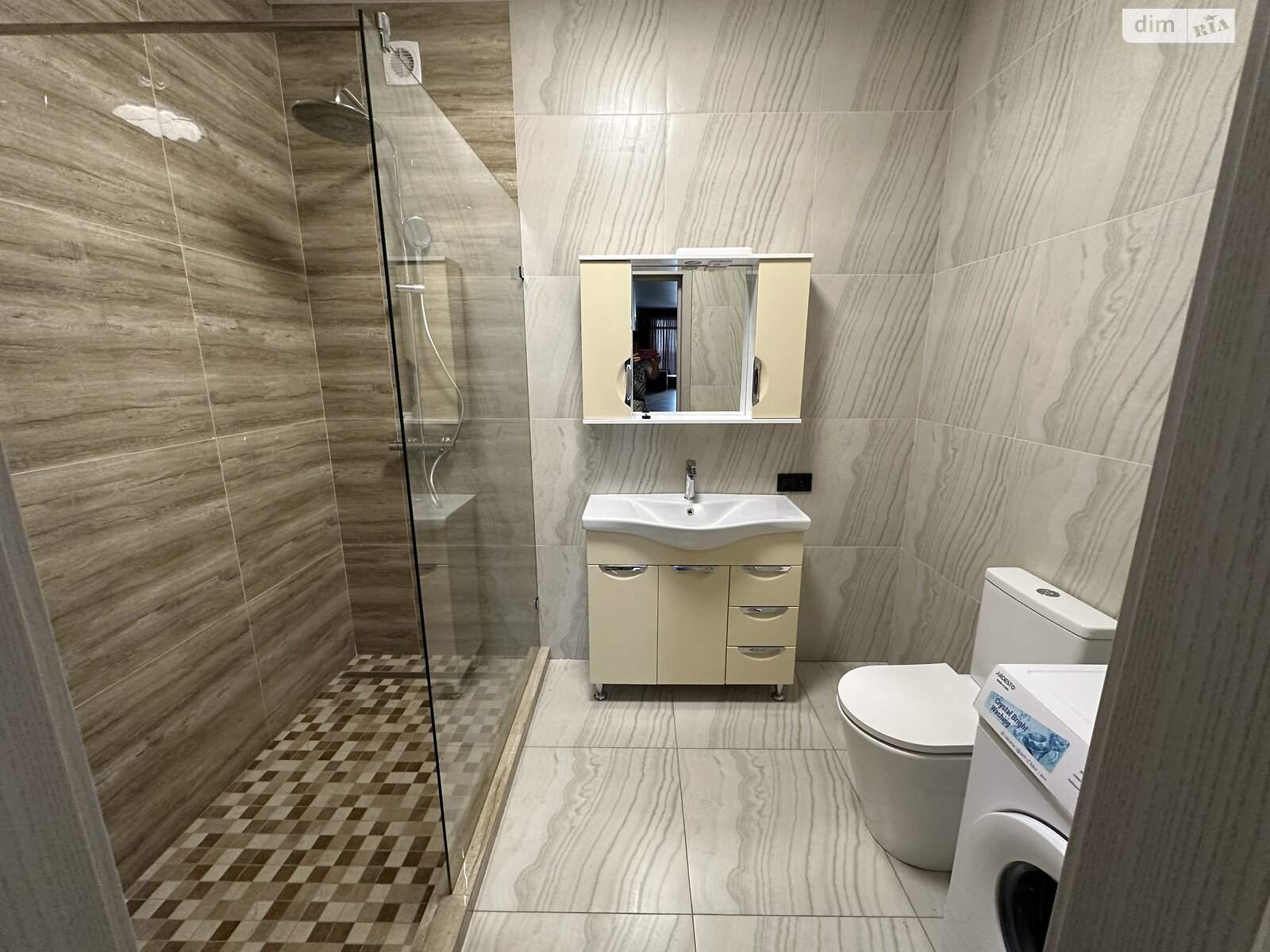 одноэтажный дом с верандой, 160 кв. м, кирпич силикатный. Сдается помесячно в Киеве, в районе Совки фото 1