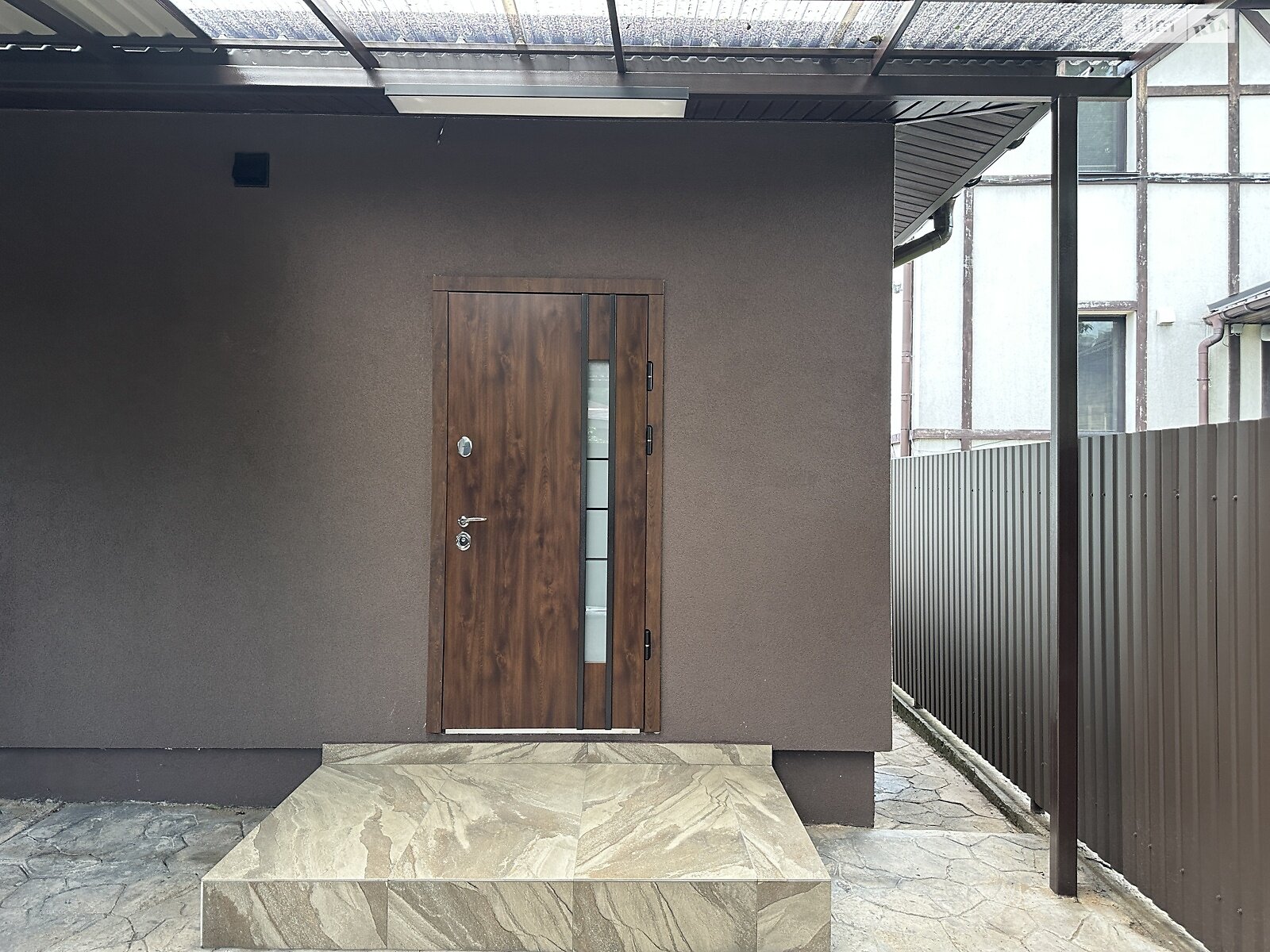 одноэтажный дом с верандой, 160 кв. м, кирпич силикатный. Сдается помесячно в Киеве, в районе Совки фото 1