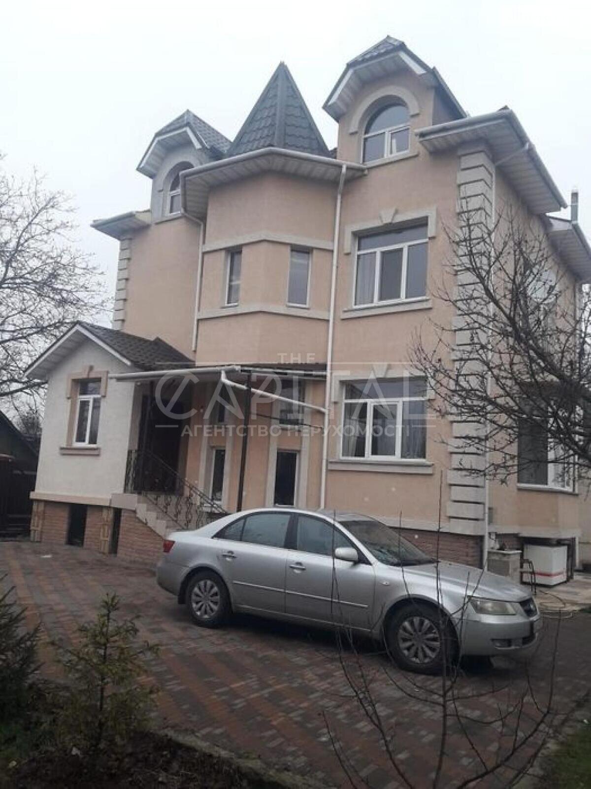 триповерховий будинок з верандою, 300 кв. м, цегла. Здається помісячно в Києві фото 1 триповерховий будинок з верандою, 300 кв. м, цегла. Здається помісячно в Києві фото 1