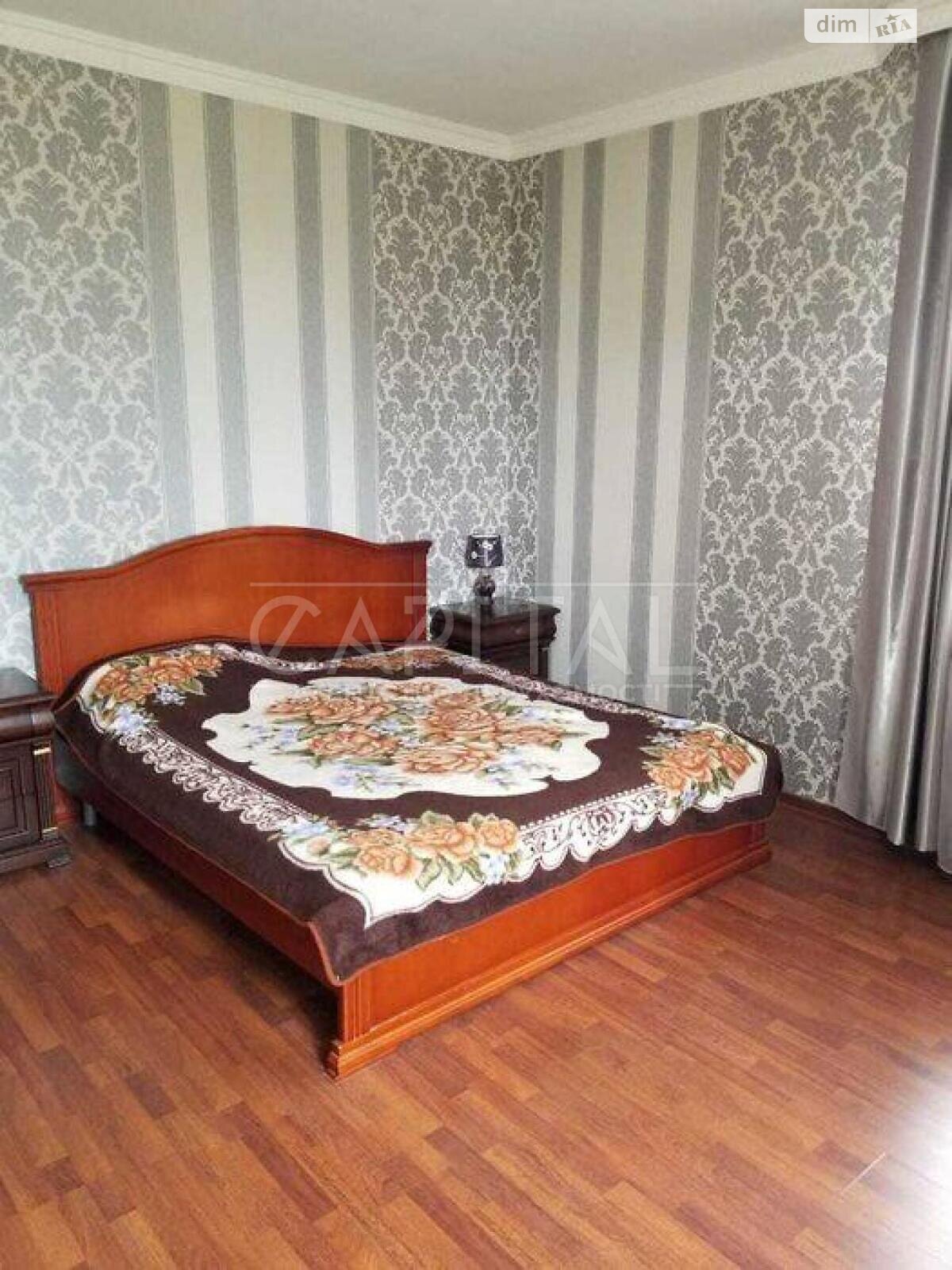 триповерховий будинок з верандою, 300 кв. м, цегла. Здається помісячно в Києві фото 1 триповерховий будинок з верандою, 300 кв. м, цегла. Здається помісячно в Києві фото 1