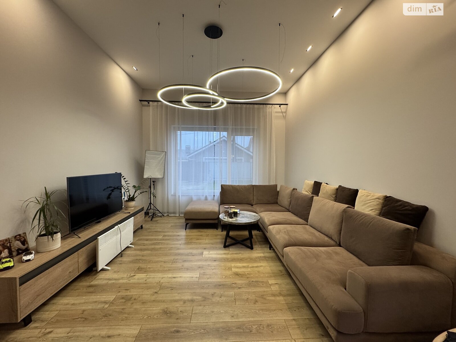 одноэтажный дом, 159.04 кв. м, газобетон. Сдается помесячно в Киеве, в районе Святошинский фото 1 одноэтажный дом, 159.04 кв. м, газобетон. Сдается помесячно в Киеве, в районе Святошинский фото 1