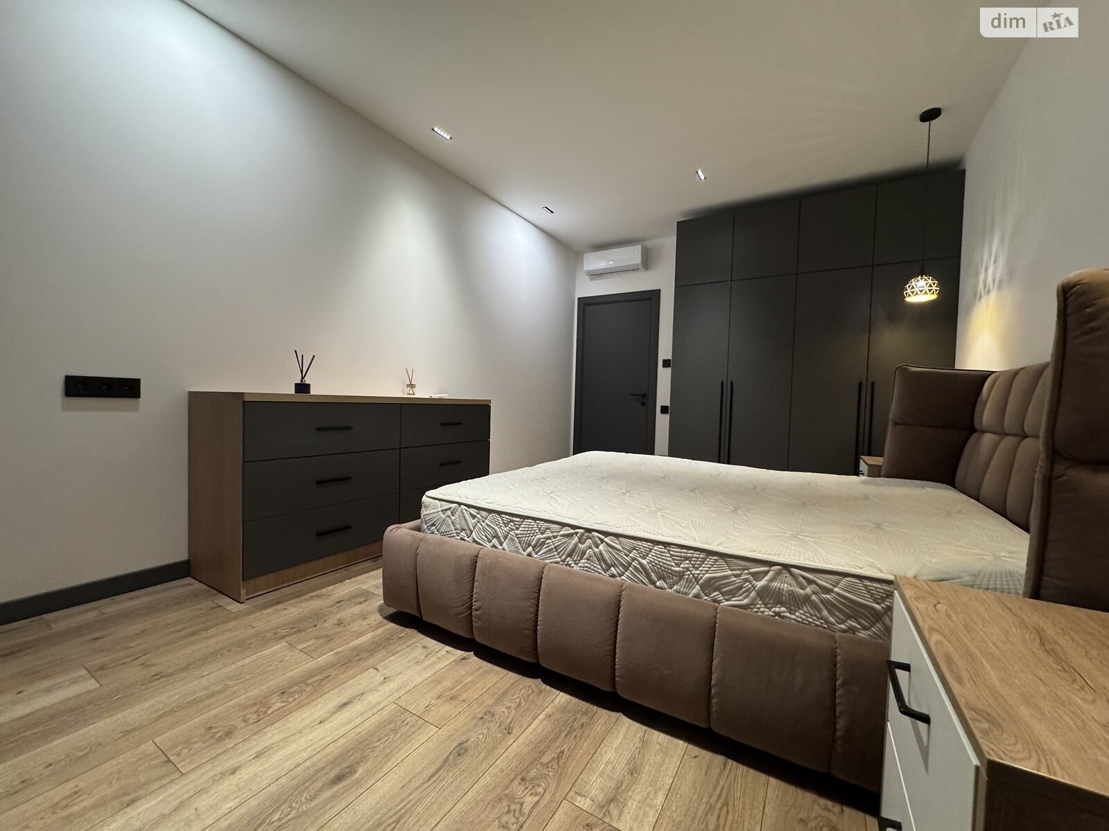 одноэтажный дом, 159.04 кв. м, газобетон. Сдается помесячно в Киеве, в районе Святошинский фото 1 одноэтажный дом, 159.04 кв. м, газобетон. Сдается помесячно в Киеве, в районе Святошинский фото 1