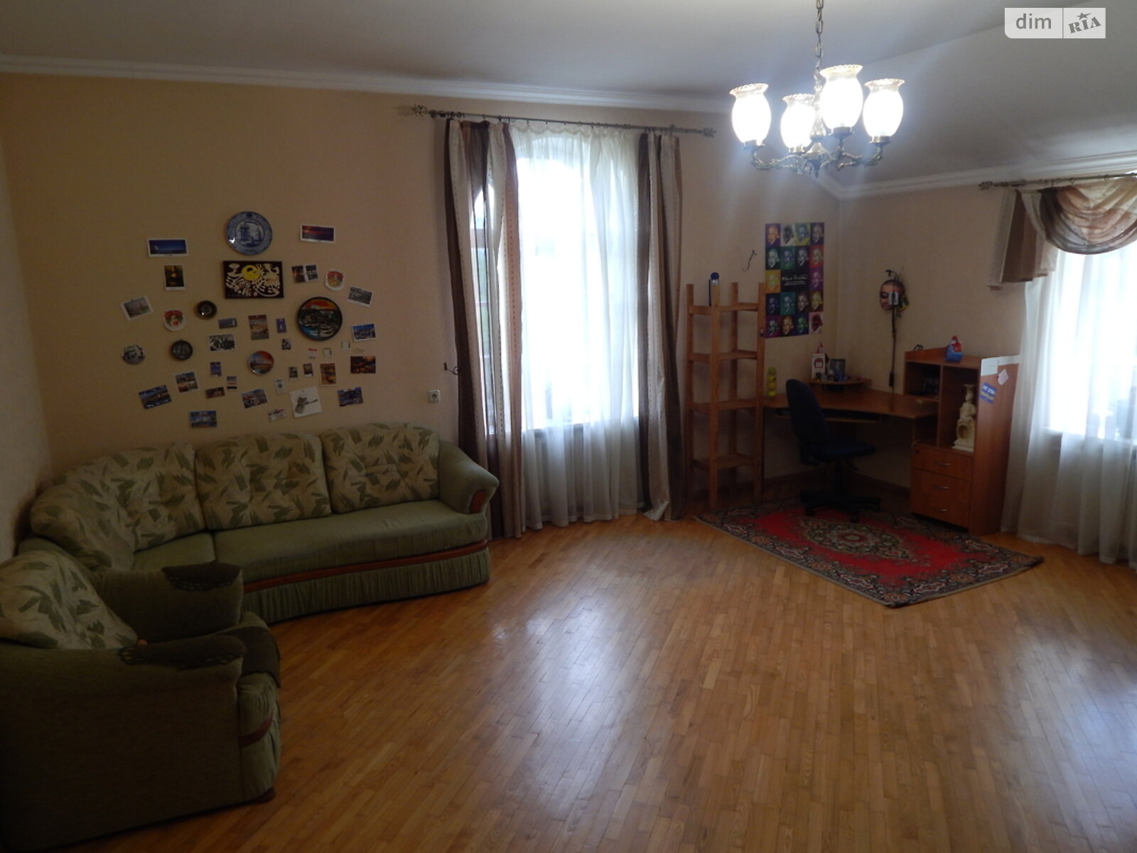 трехэтажный дом, 620 кв. м, кирпич. Сдается помесячно в Киеве, в районе Святошинский фото 1 трехэтажный дом, 620 кв. м, кирпич. Сдается помесячно в Киеве, в районе Святошинский фото 1