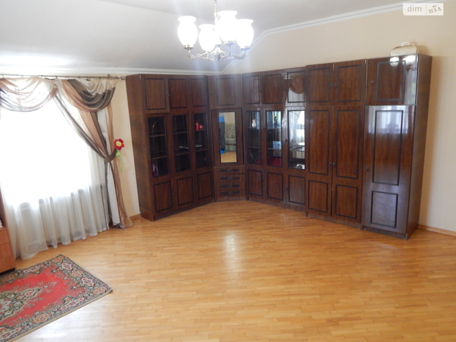 трехэтажный дом, 620 кв. м, кирпич. Сдается помесячно в Киеве, в районе Святошинский фото 1 трехэтажный дом, 620 кв. м, кирпич. Сдается помесячно в Киеве, в районе Святошинский фото 1