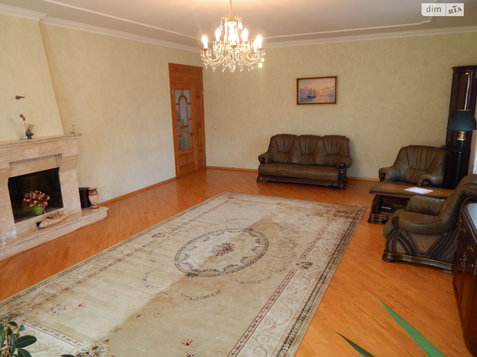 трехэтажный дом, 620 кв. м, кирпич. Сдается помесячно в Киеве, в районе Святошинский фото 1 трехэтажный дом, 620 кв. м, кирпич. Сдается помесячно в Киеве, в районе Святошинский фото 1
