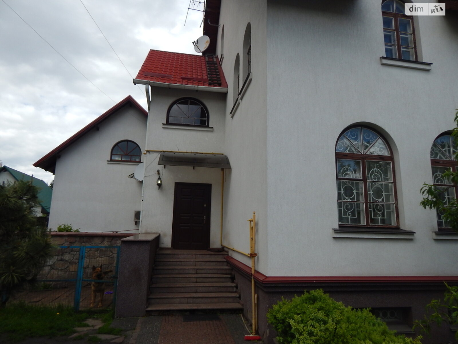 трехэтажный дом, 620 кв. м, кирпич. Сдается помесячно в Киеве, в районе Святошинский фото 1 трехэтажный дом, 620 кв. м, кирпич. Сдается помесячно в Киеве, в районе Святошинский фото 1